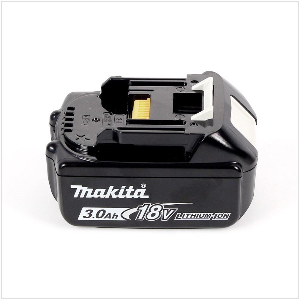 Schwarzer Makita 18V Lithium-Ionen-Akku auf weißem Hintergrund. Enthält Markenname und Spezifikationen wie 3,0 Ah.