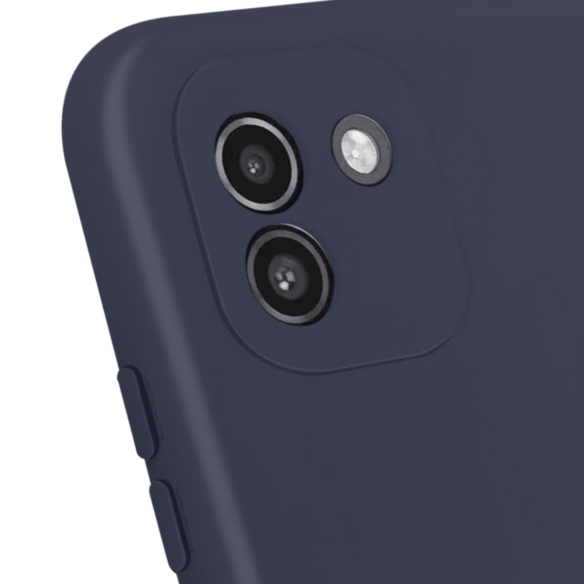 Primo piano di una custodia per telefono blu navy con tre lenti della fotocamera e due pulsanti laterali. La custodia ha una finitura liscia e opaca.