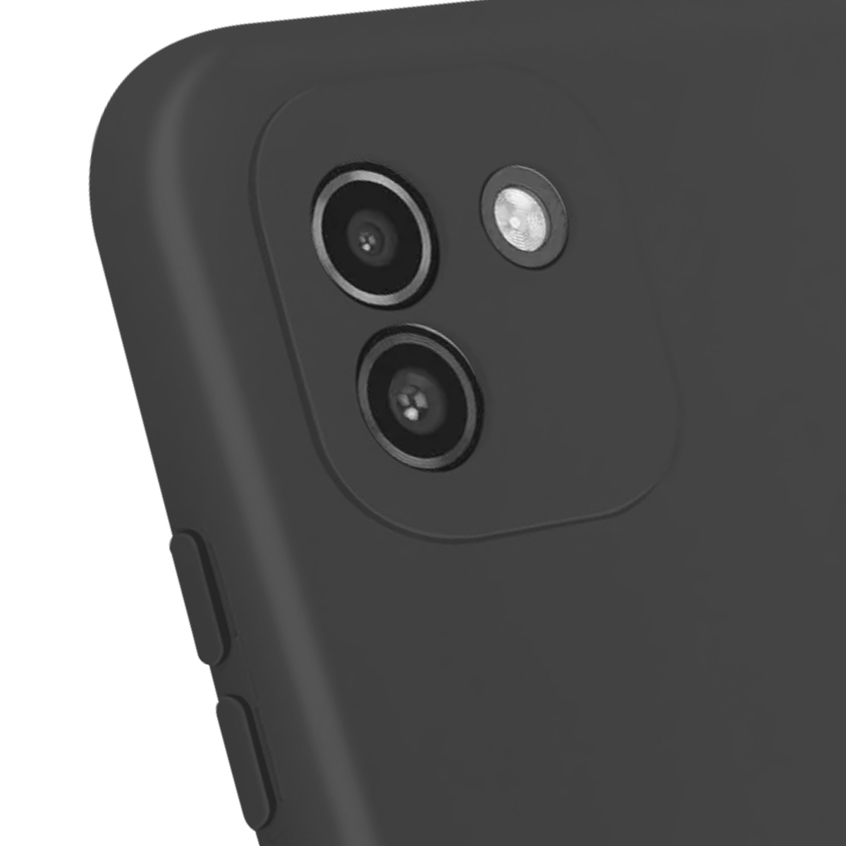 Primo piano del retro di un telefono nero con tre obiettivi e due pulsanti laterali. Il design è elegante e moderno.