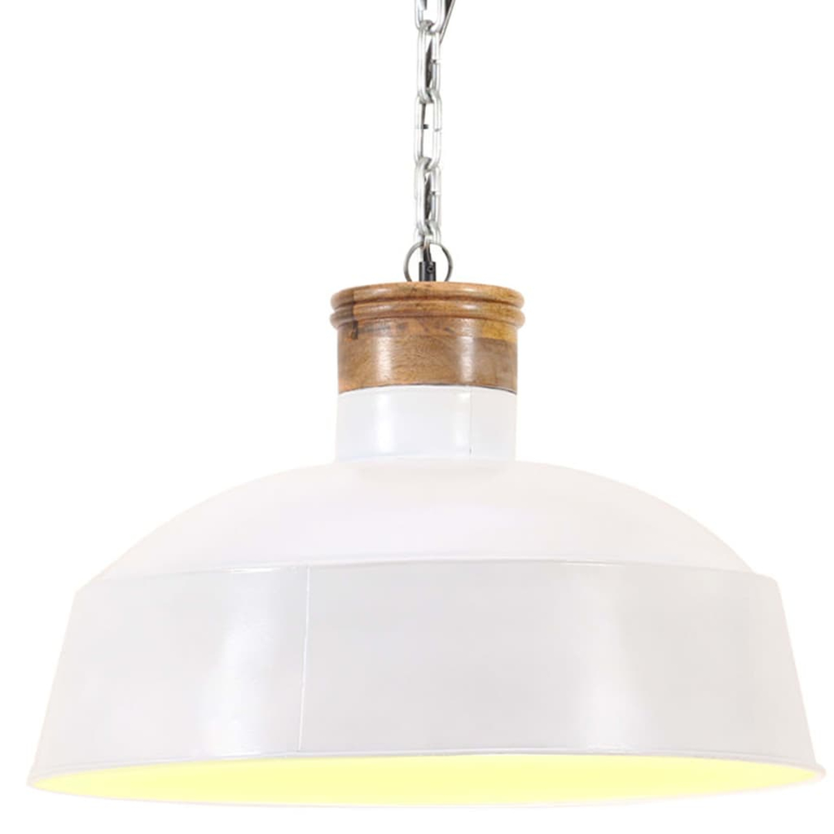 Eine weiße Pendelleuchte hängt an einer Kette. Sie hat eine Holzspitze und einen weißen, schalenförmigen Schirm. Das Licht ist an.
