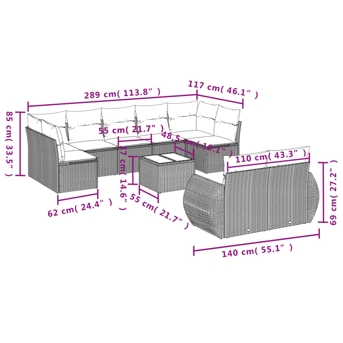 Ein Möbelset für den Außenbereich aus gewebtem Korbgeflecht. Enthält ein Ecksofa, eine Couch und zwei kleine quadratische Tische, alle mit Größenangaben.