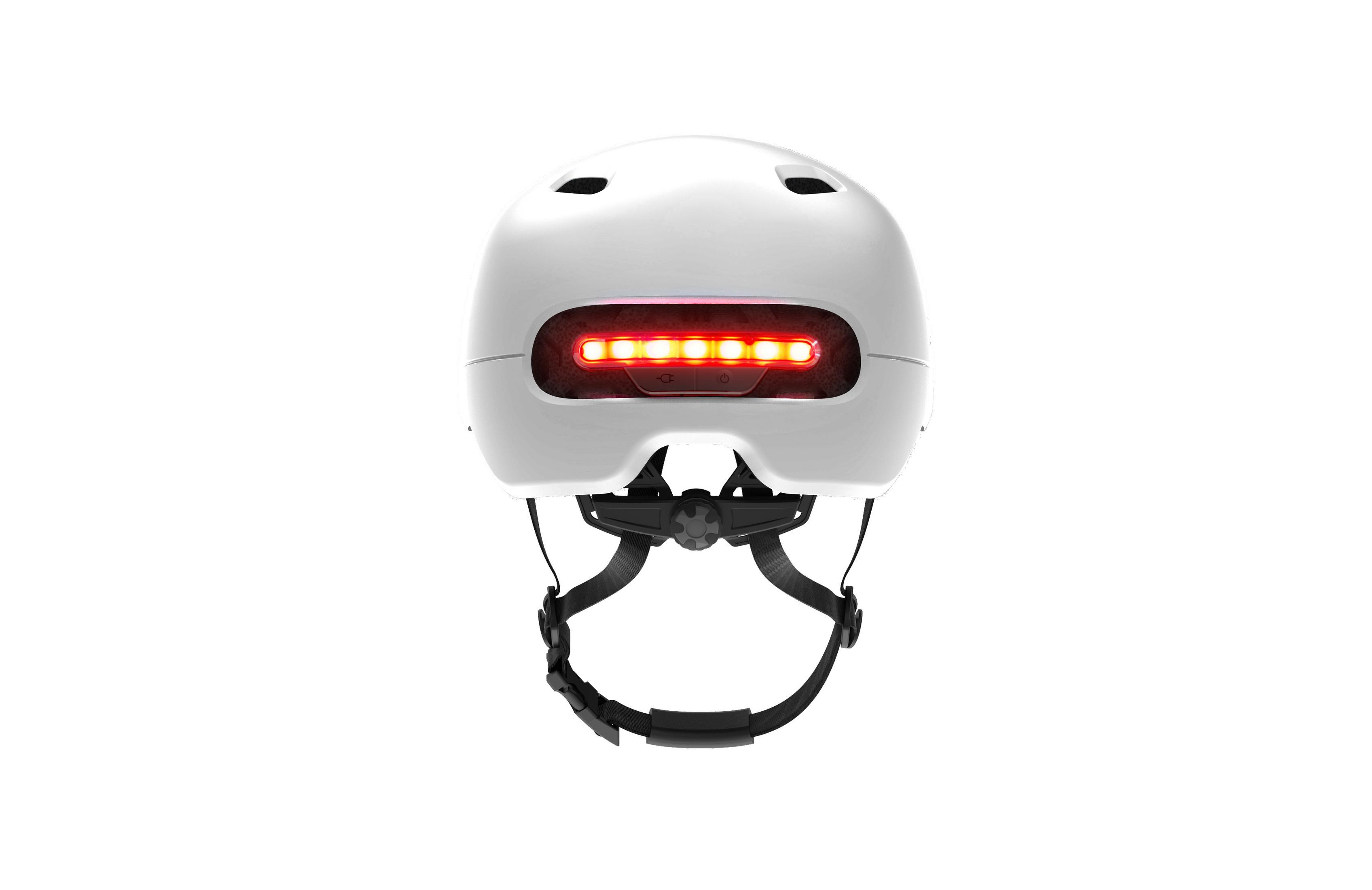 Weißer Fahrradhelm mit roten Lichtern hinten. Schwarze Riemen und Schnalle sind sichtbar. Der Hintergrund ist weiß.