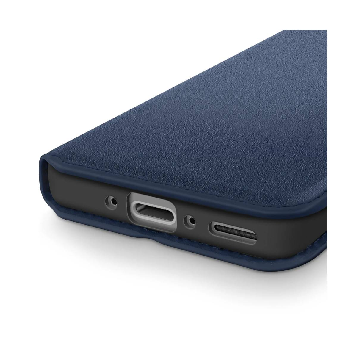 Primo piano di una custodia blu navy. La custodia ha una superficie strutturata e circonda il bordo inferiore del telefono, mostrando le porte.