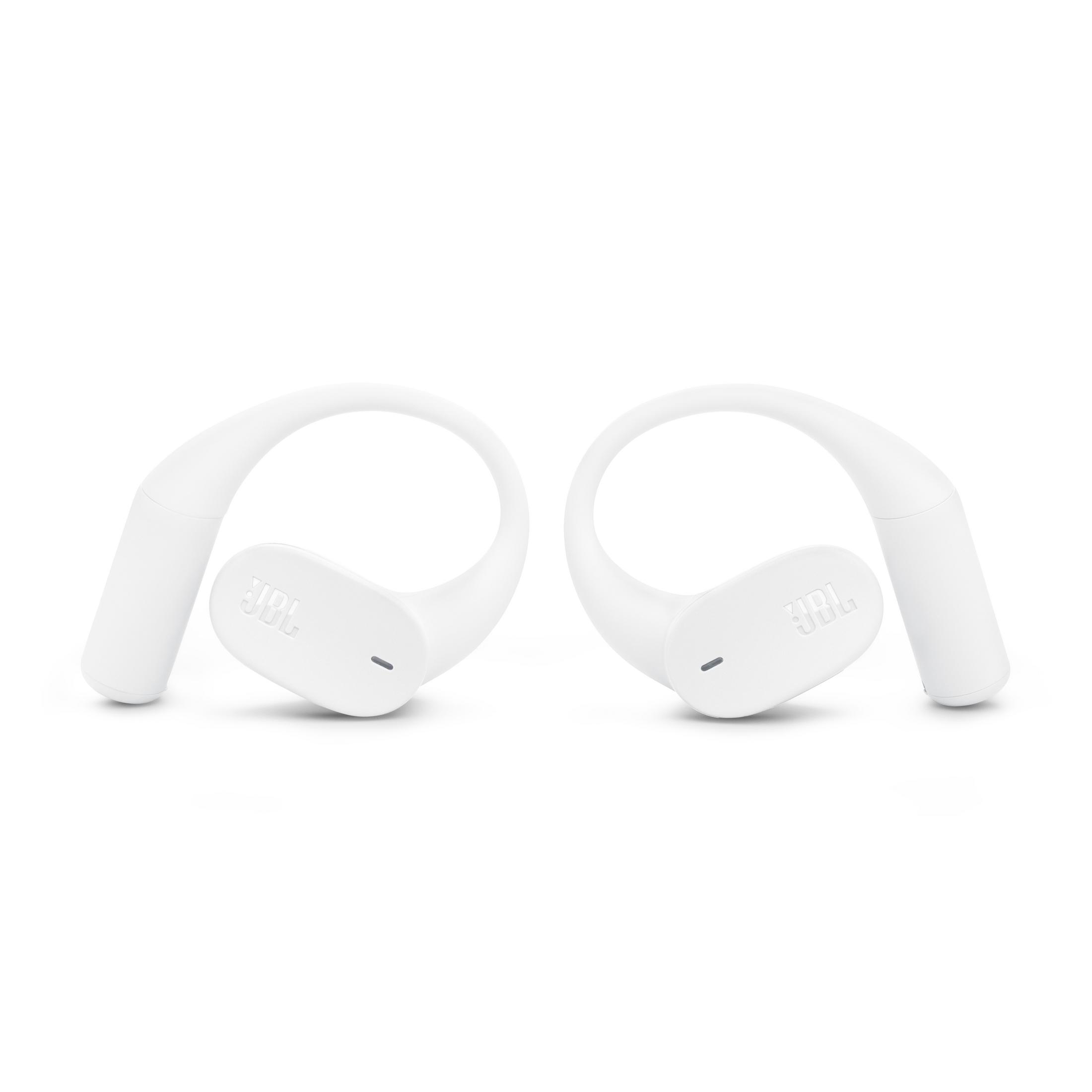 Due auricolari JBL bianchi. Ogni auricolare ha un design curvo con il logo JBL. Lo sfondo è bianco.