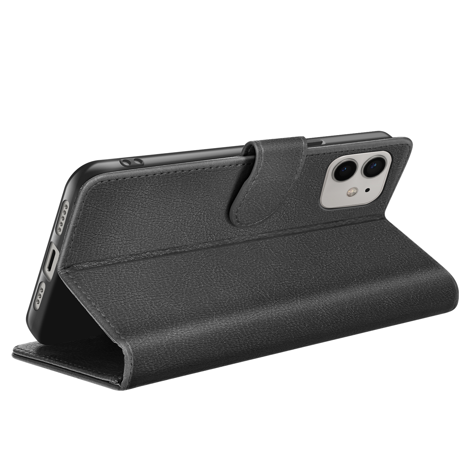 Een zwarte leren telefoonhoes is open, met een zwarte telefoon. De hoes heeft een magnetische sluiting. Witte achtergrond.