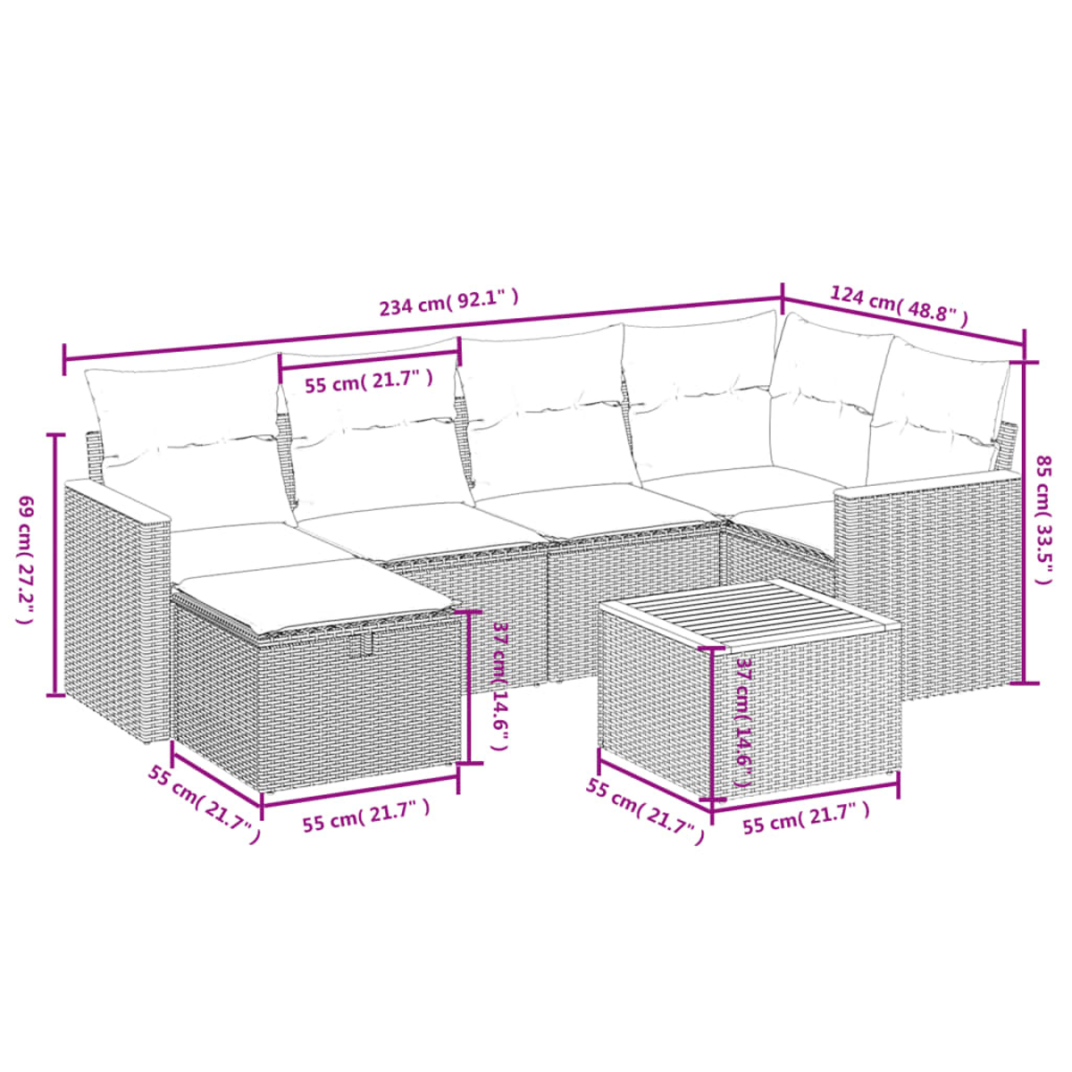 Ein Outdoor-Rattansofa-Set mit Tisch. Die Abmessungen sind angegeben. Das Sofa hat Kissen und eine Fußstütze. Das Set ist beige.