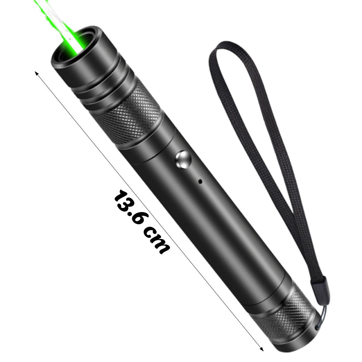 Schwarzer Laserpointer mit grünem Strahl, einer Schlaufe und einem Maß von 13,6 cm. Er ist auf weißem Hintergrund abgewinkelt.