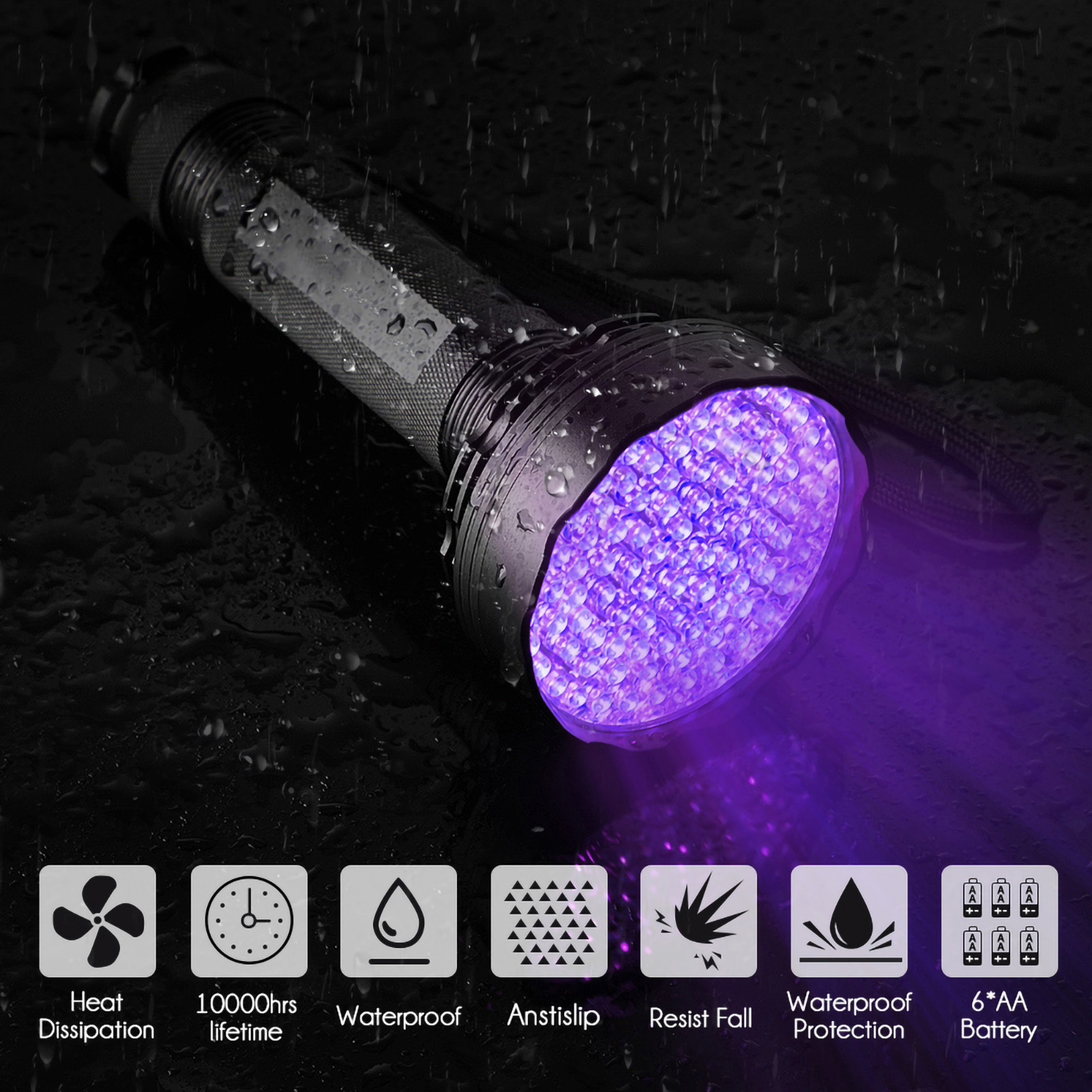 Eine schwarze UV-Taschenlampe mit violettem Licht. Sie ist wasserdicht und hat 6 AA-Batterien. Wassertropfen sind im Hintergrund sichtbar.