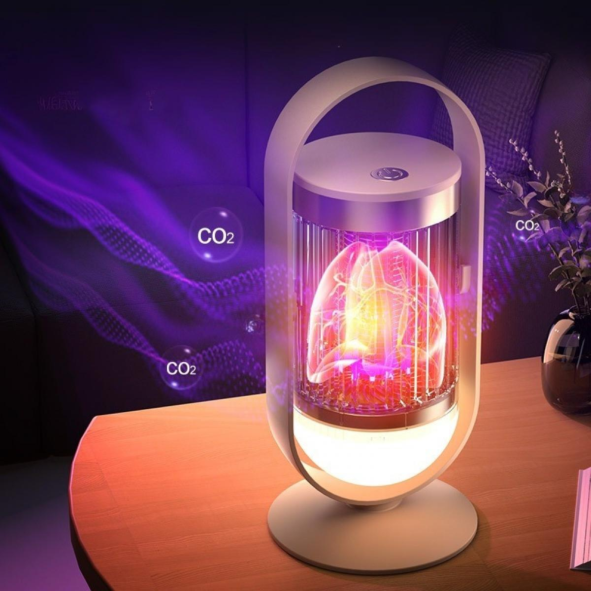 Ein leuchtender Luftreiniger zeigt das Innere mit hellem Licht. CO2-Blasen schweben in der Nähe eines Sofas und einer Blumenvase.