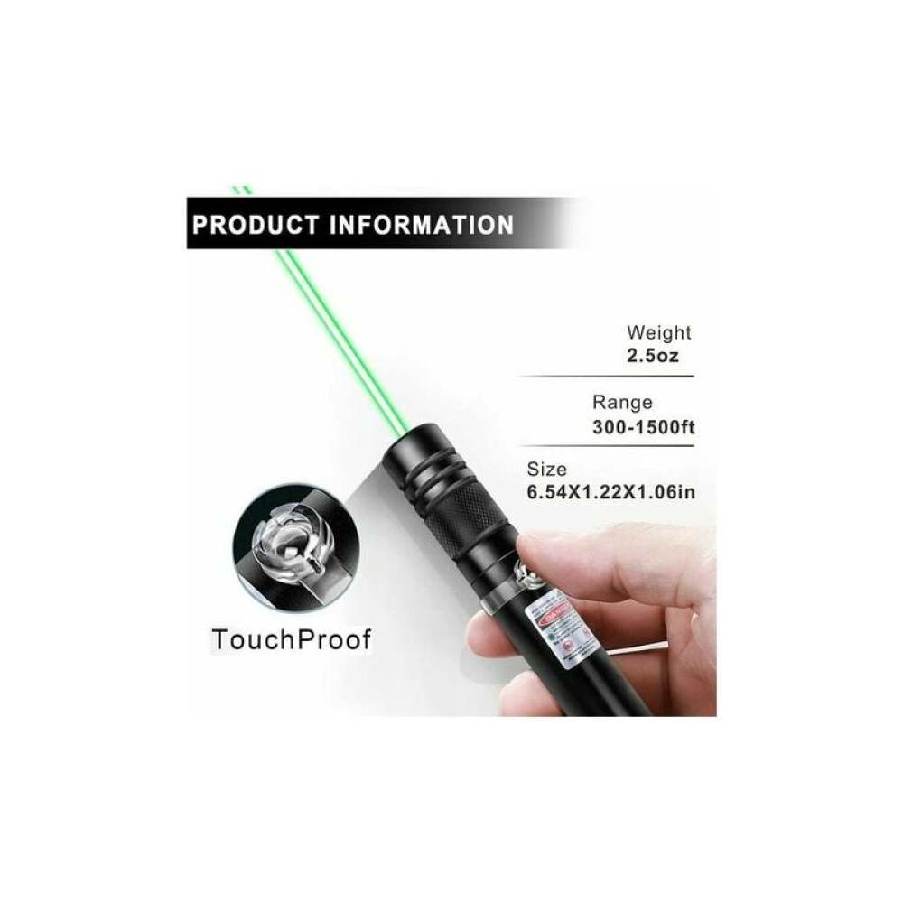 Ein schwarzer Laserpointer mit grünem Strahl, gehalten von einer Person. Produktinformationen umfassen Gewicht, Reichweite und Größenangaben.