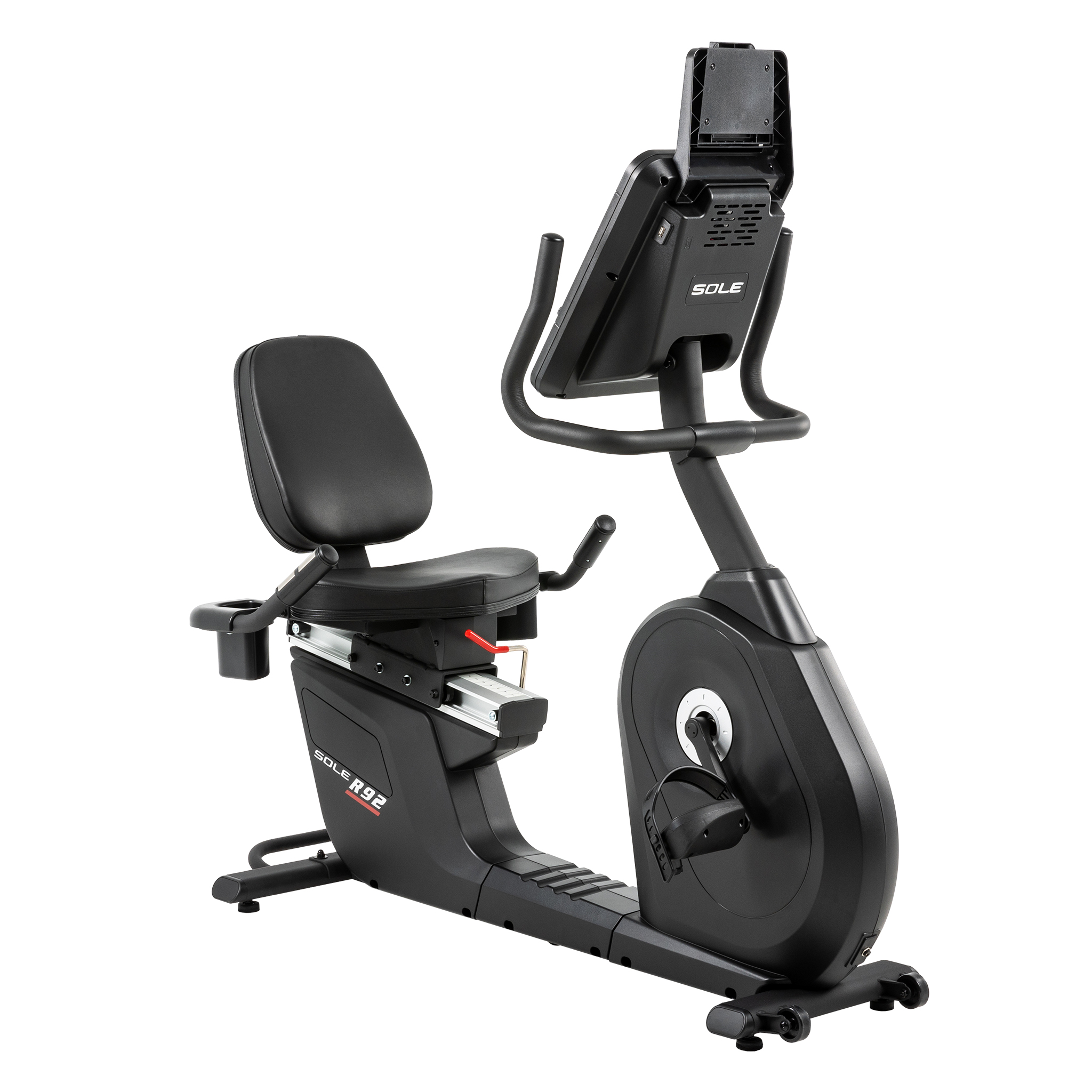 Schwarzes Sole R92 Liege-Heimtrainer. Mit Sitz, Pedalen, Konsole mit Bildschirm und Lenker. Weißer Hintergrund.