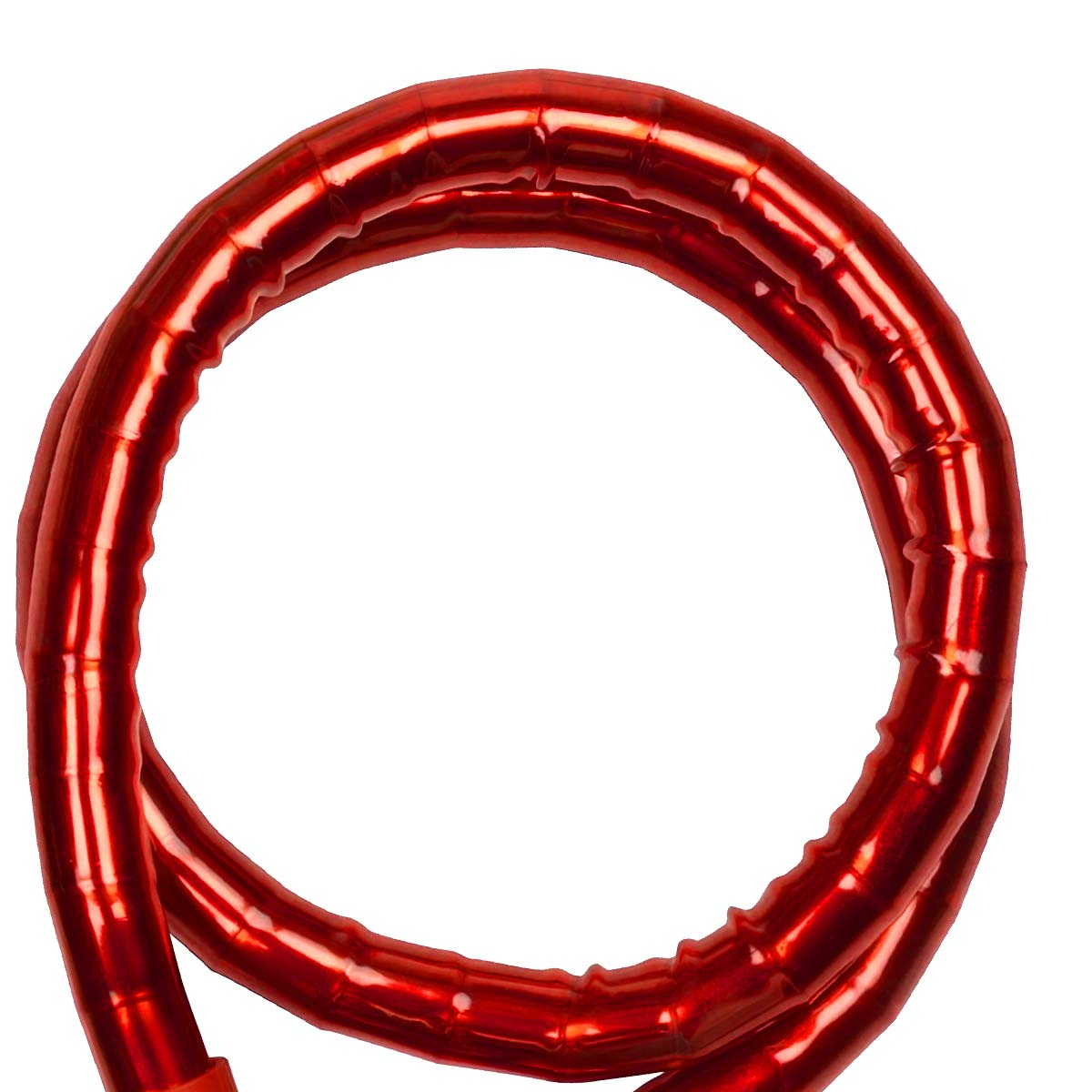 Ein glänzendes, rotes, geschlungenes Objekt auf weißem Hintergrund, das einem gewundenen Rohr oder einer Kreisform ähnelt.