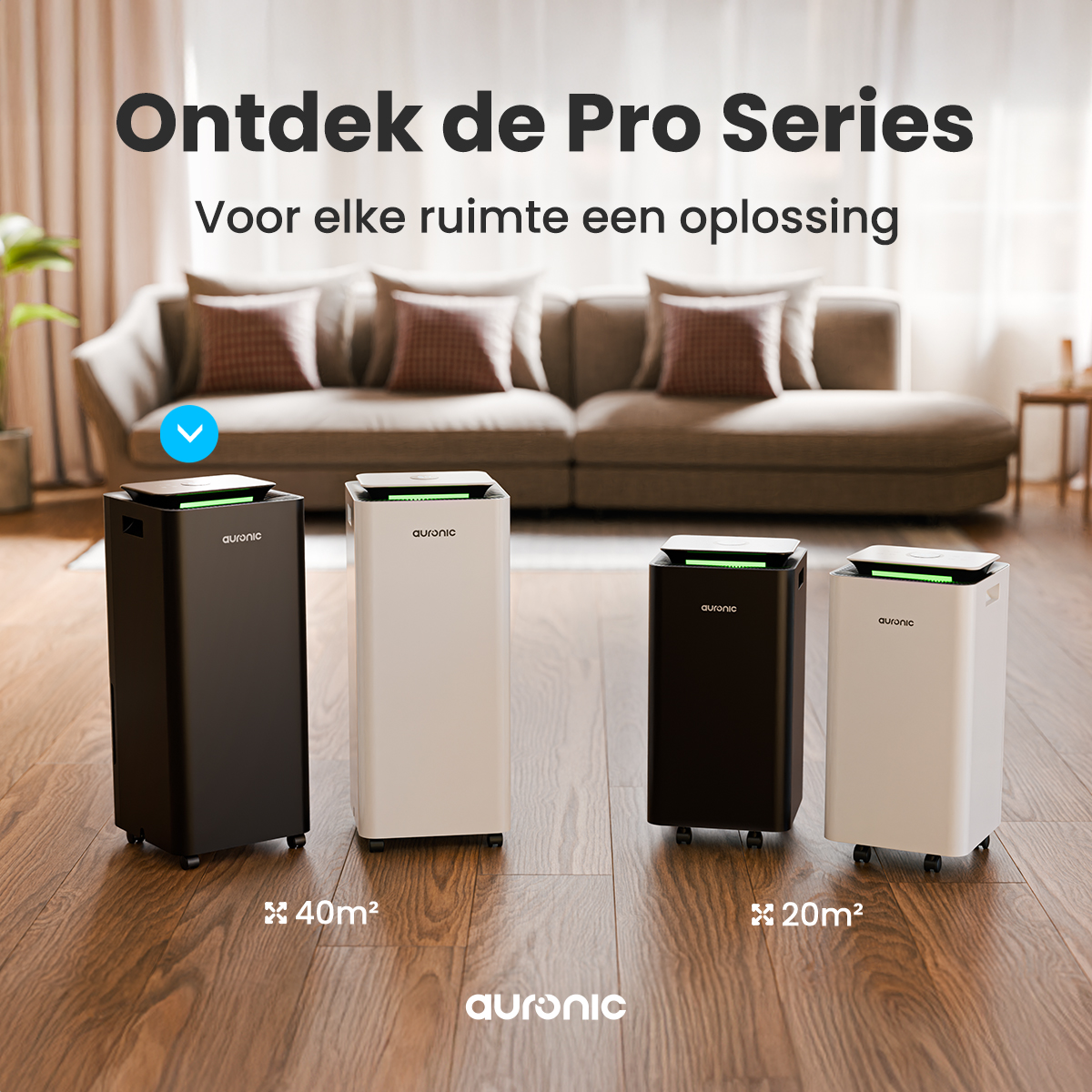 Vier Luftreiniger in einem Raum. Zwei schwarz, zwei weiß. Im Hintergrund eine Couch und Kissen. Der Text oben lautet 'Pro Series'.