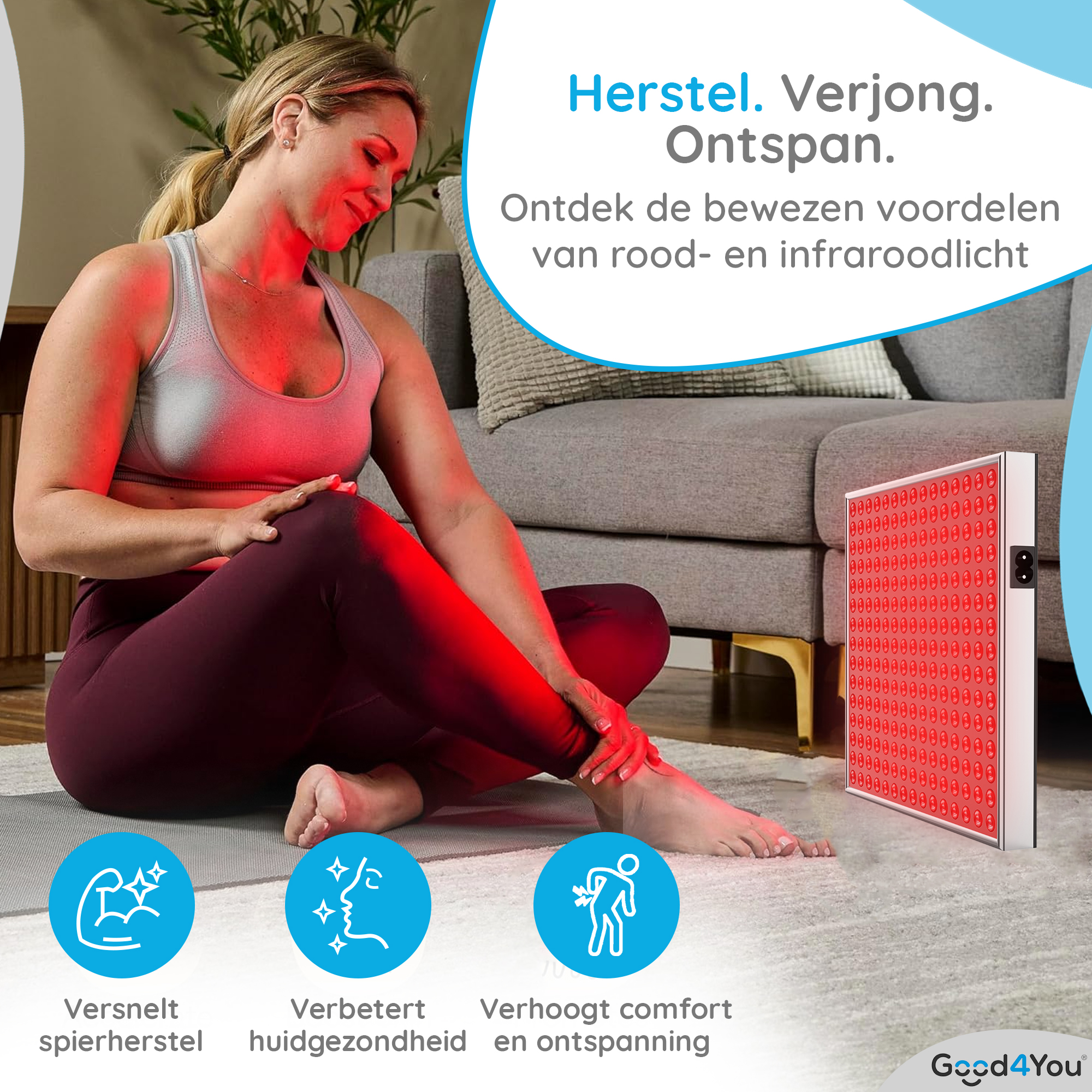 Frau mit Rotlichttherapiegerät. Sie ist auf einer Matte in der Nähe einer Couch. Der Text oben lautet: Wiederherstellen. Verjüngen. Entspannen.