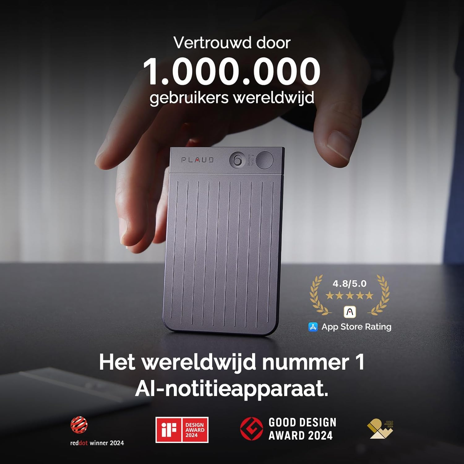 Une main tient un appareil gris. Le texte dit : '1 000 000 d'utilisateurs dans le monde' et 'Le n°1 mondial des appareils de prise de notes IA'.