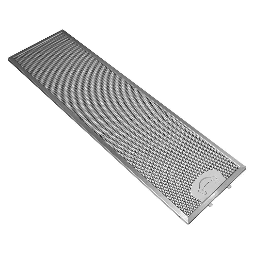 Un filtro rettangolare, metallico e perforato, probabilmente per una cappa da cucina. Ha una maniglia su un'estremità e una superficie strutturata.