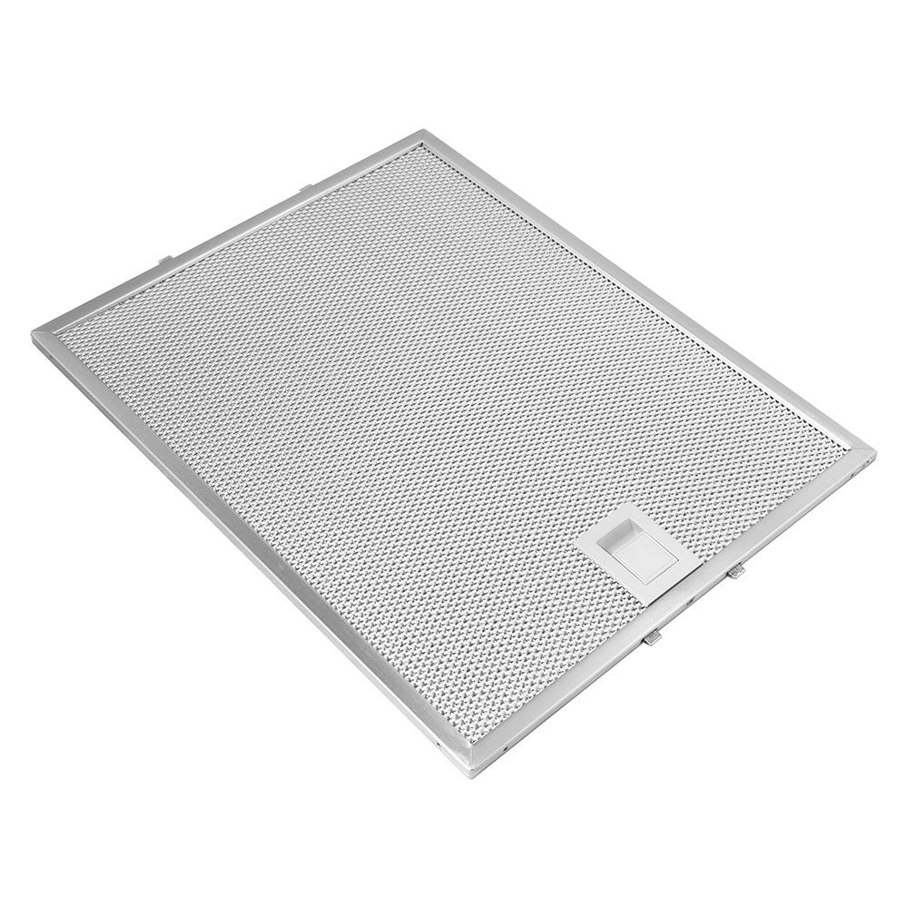Un filtro metallico rettangolare con un motivo a rete. Ha una cornice argentata e una maniglia bianca. Lo sfondo è bianco.