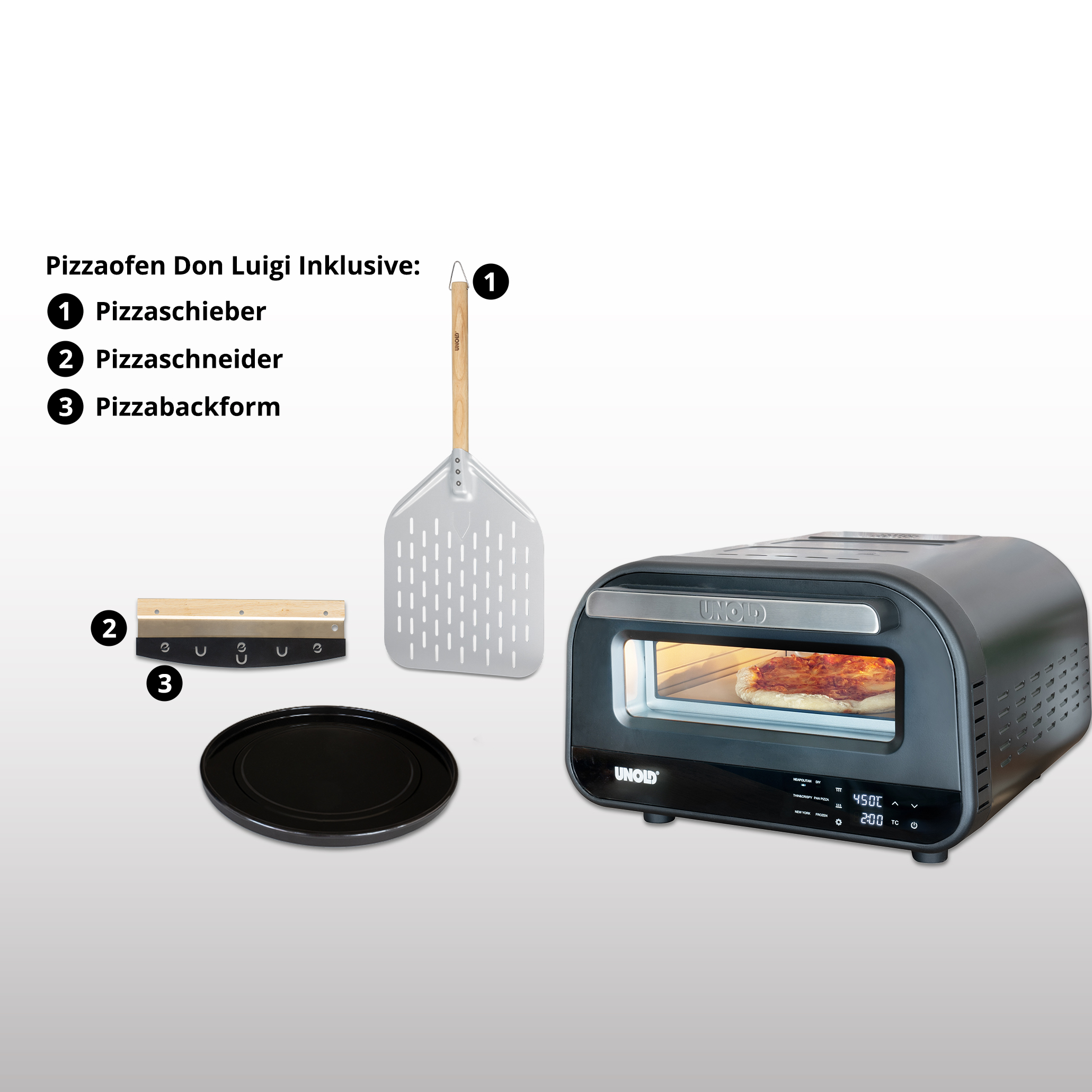 Ein Pizzaofen mit Zubehör: Pizzaschieber, Schneider und Backform. Eine Pizza befindet sich im Ofen, und die Temperatur wird angezeigt.