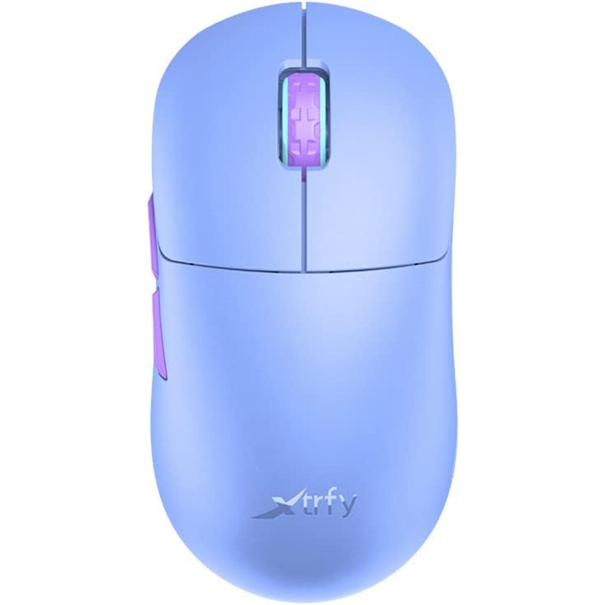 Une souris d'ordinateur bleu clair avec des accents violets sur les boutons et la molette. Le logo Xtrfy est en bas.