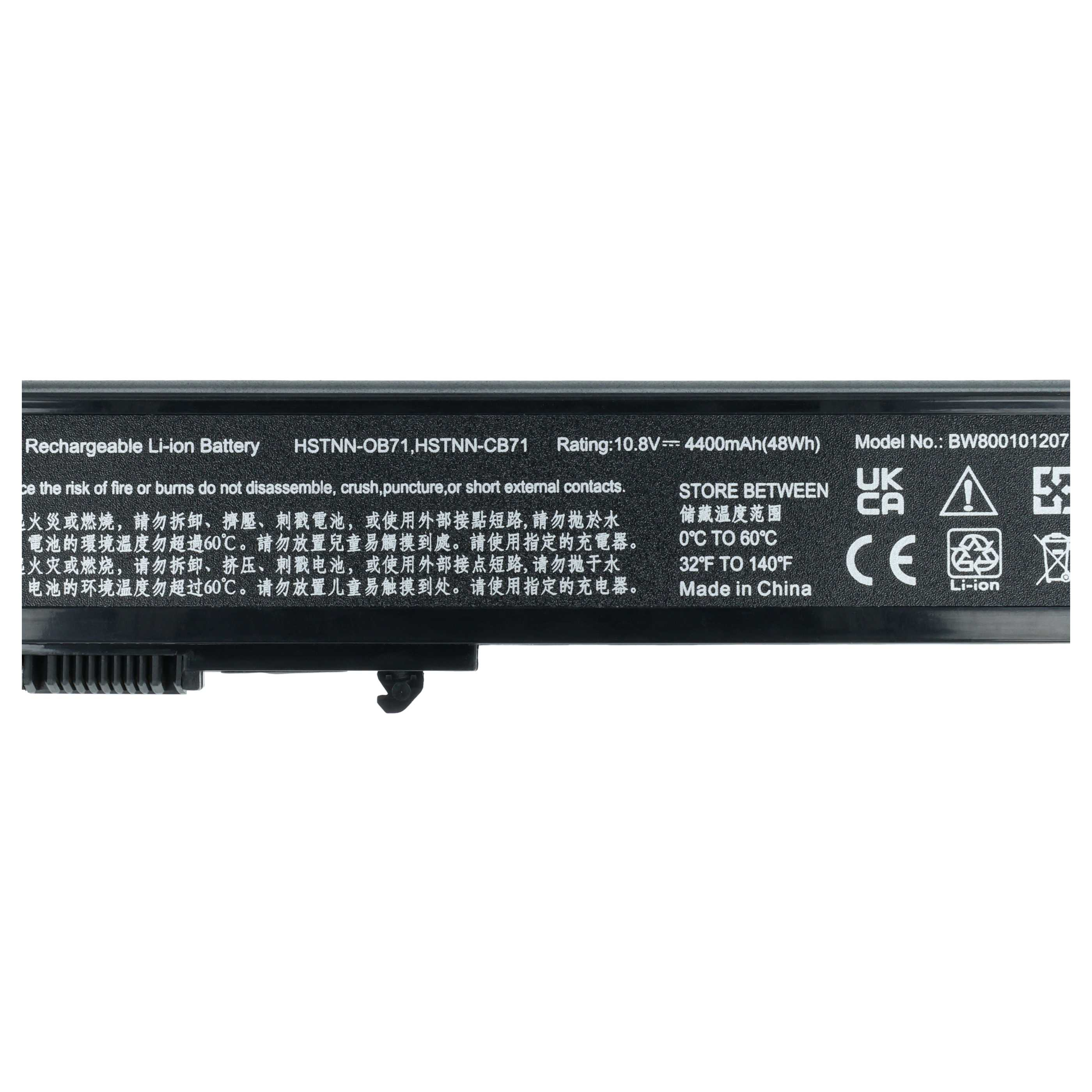 Ein schwarzer Laptop-Akku mit weißem Text, einschließlich Warnungen und Spezifikationen. Es hat eine Modellnummer und ein Li-Ion-Symbol.