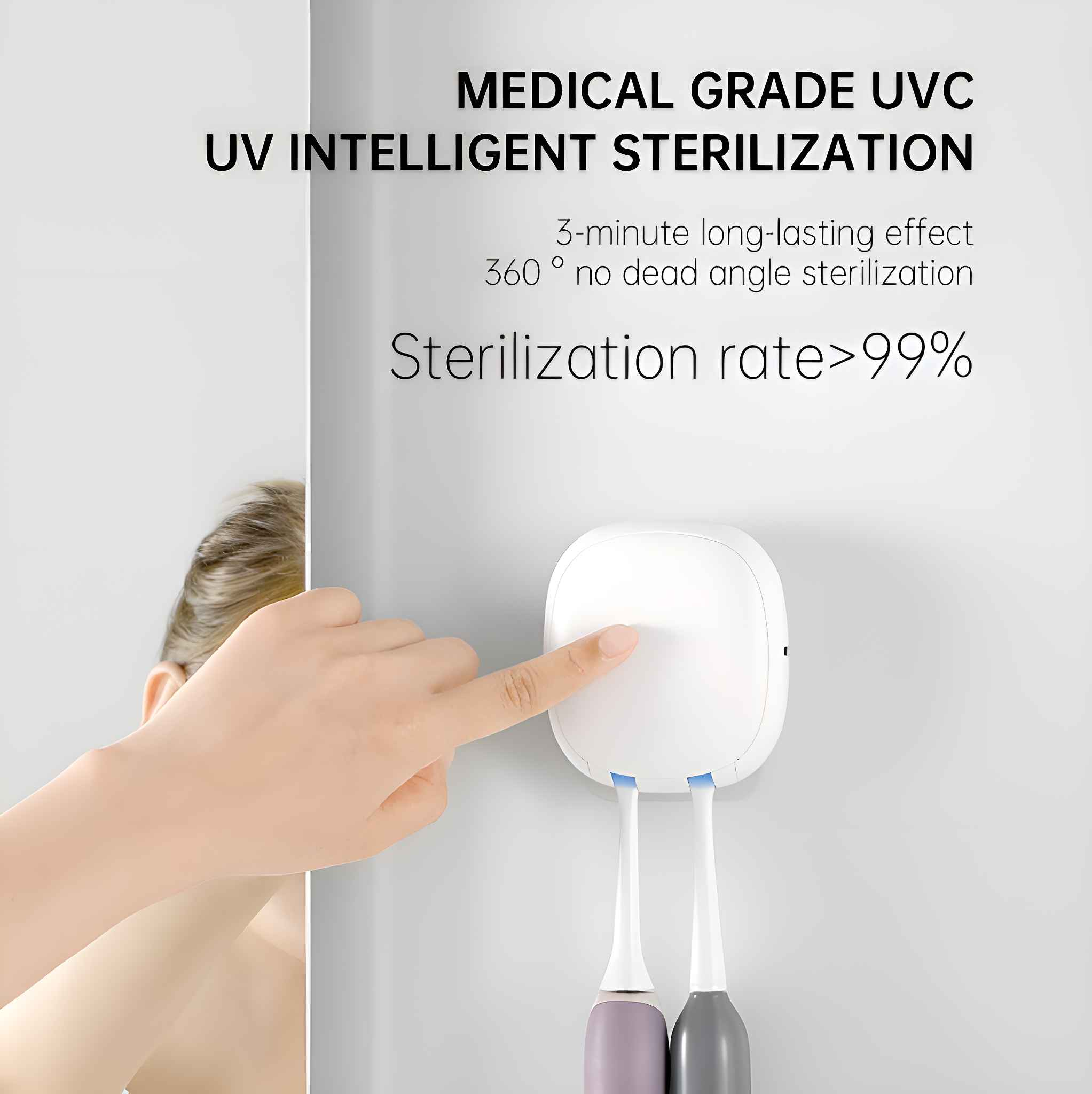 Eine Hand zeigt auf ein weißes Gerät mit Zahnbürsten. Text: 'MEDICAL GRADE UVC UV INTELLIGENT STERILIZATION'.
