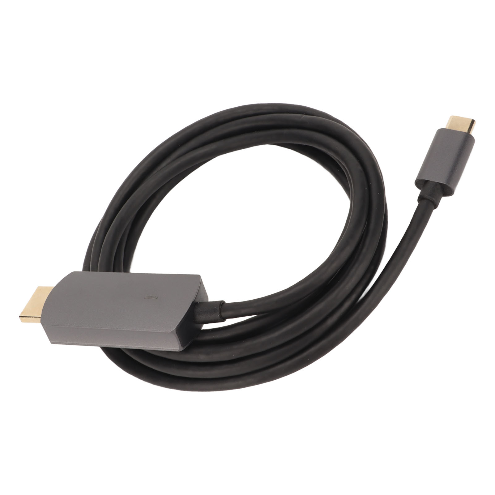 Ein schwarzes Kabel mit grauen Anschlüssen. Ein Ende hat einen USB-C-Anschluss, das andere HDMI. Das Kabel ist auf einer weißen Oberfläche aufgerollt.