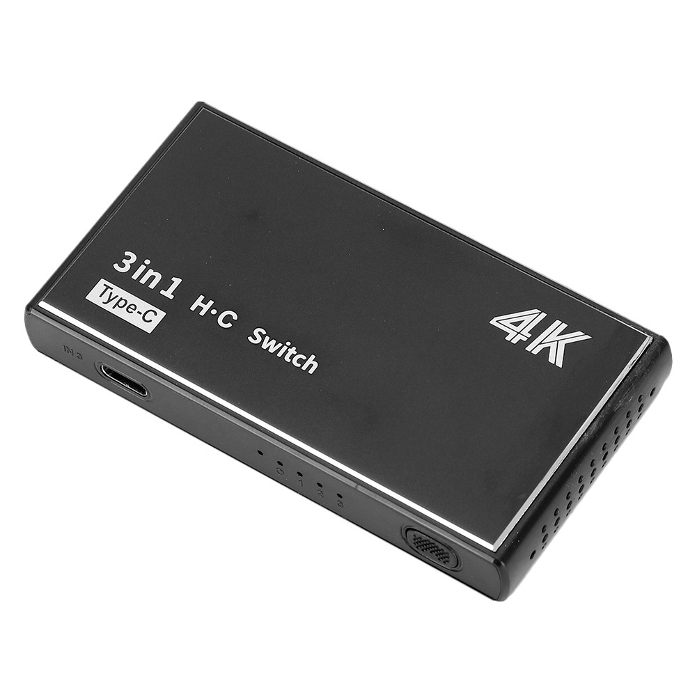 Ein schwarzer 3-in-1-HDMI-Switch mit den Aufschriften 'Type-C' und '4K'. Er hat mehrere Anschlüsse und Kontrollleuchten auf weißem Grund.