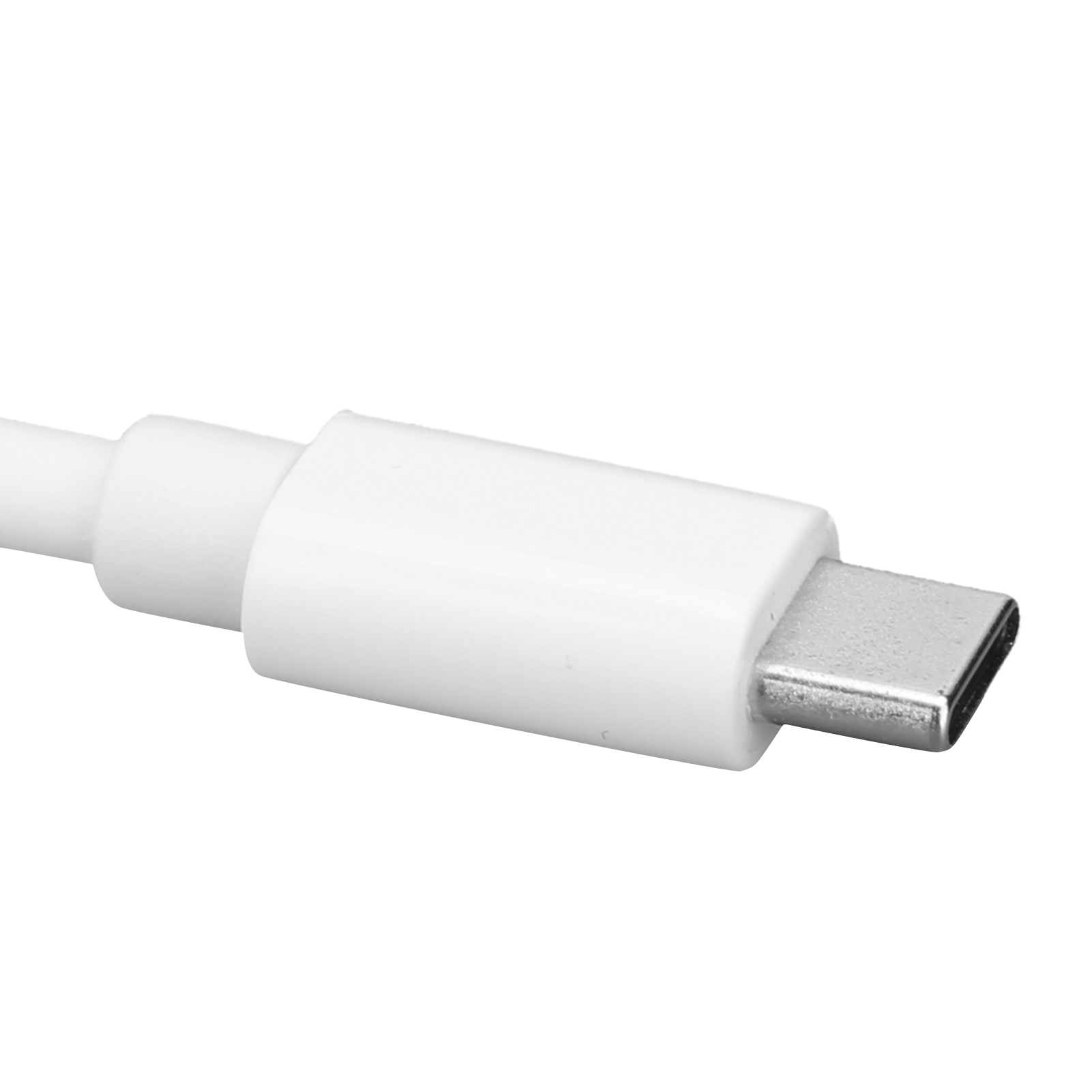 Gezeigt wird ein weißer USB-C-Kabelanschluss. Die Metallspitze ist silberfarben. Das Kabel und der Stecker sind weiß.