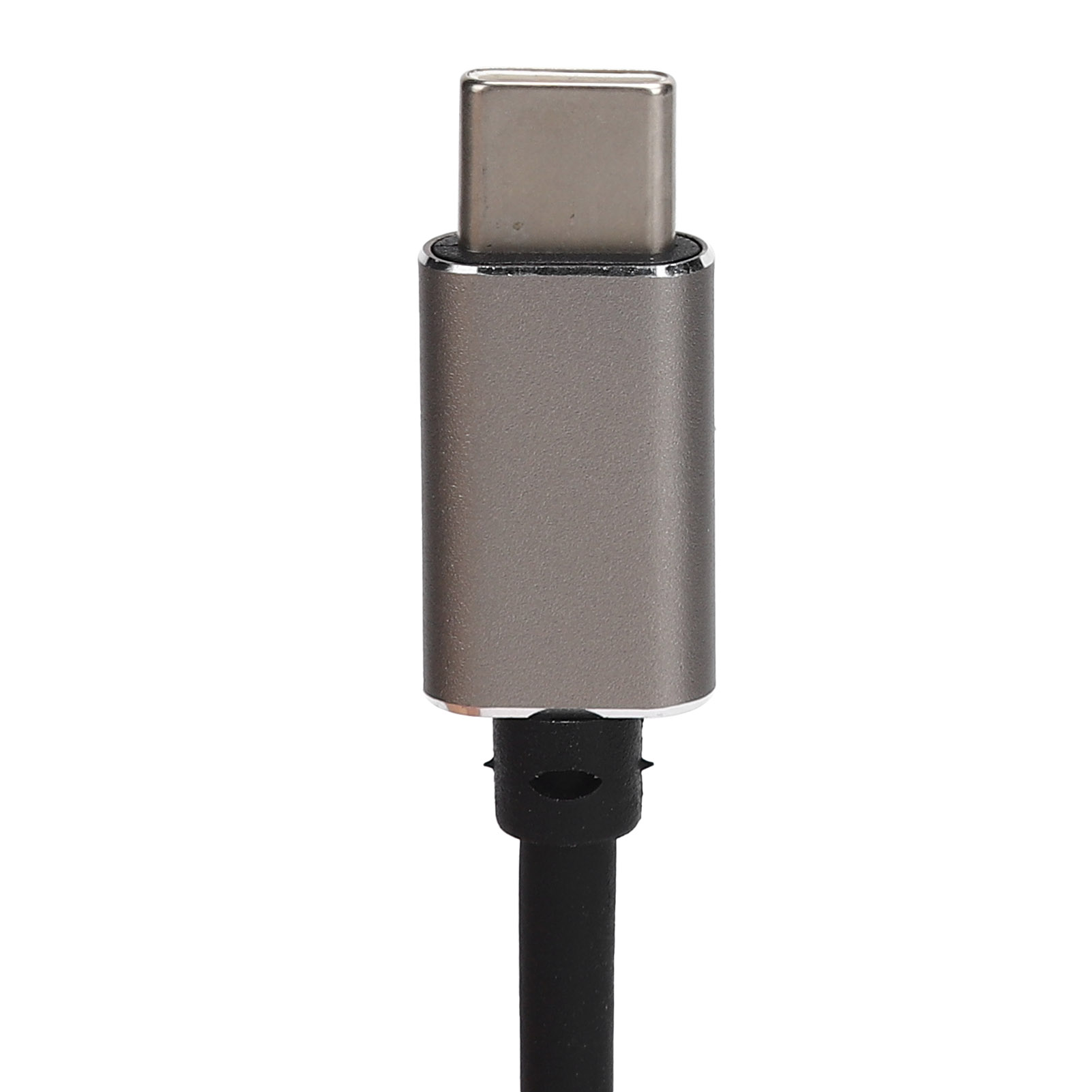 Nahaufnahme eines USB-C-Kabels. Der Stecker ist metallgrau, das Kabel schwarz, vor weißem Hintergrund.