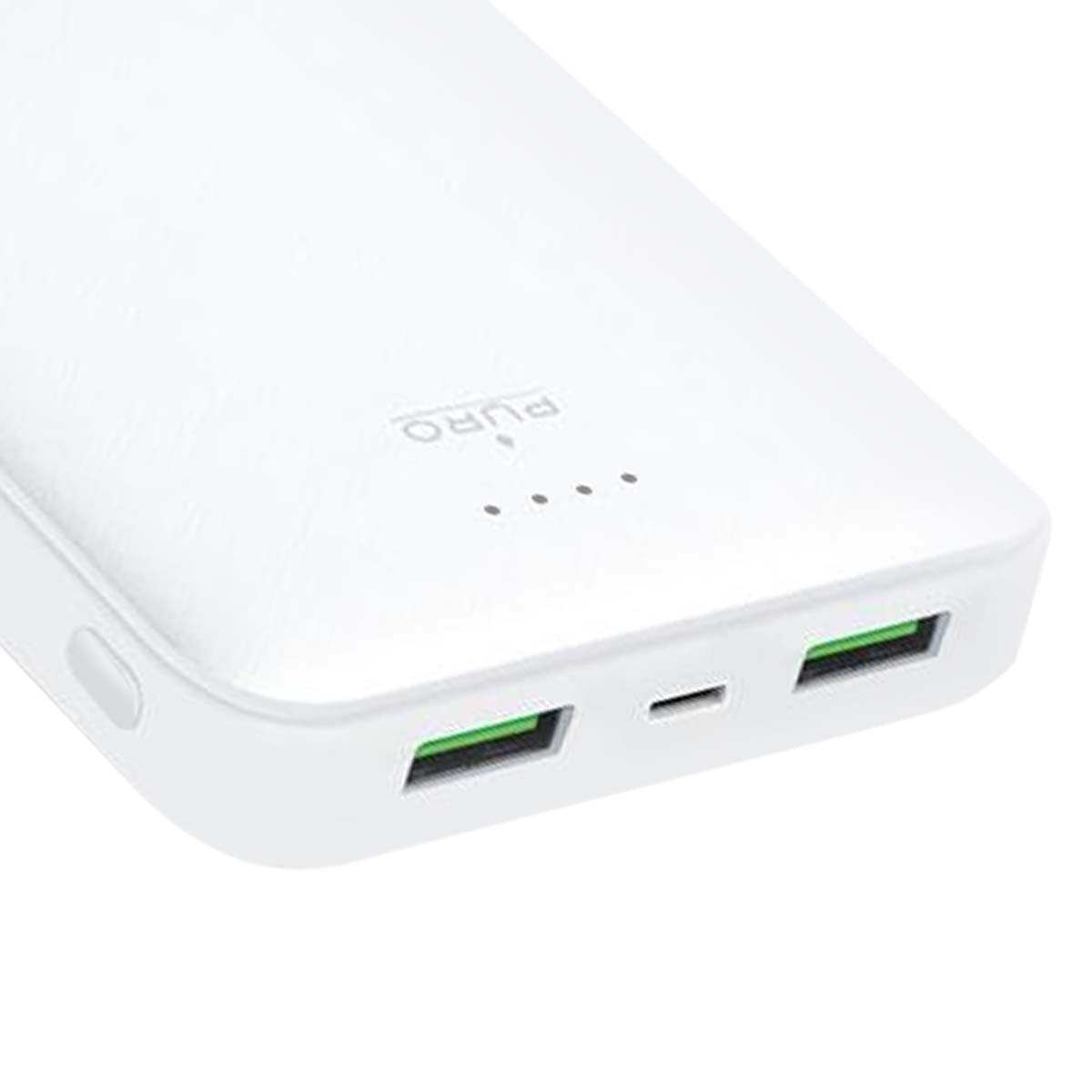 Weiße Powerbank mit grünen Anschlüssen und dem Markennamen 'PURO'. Sie hat Ladeanzeigen.