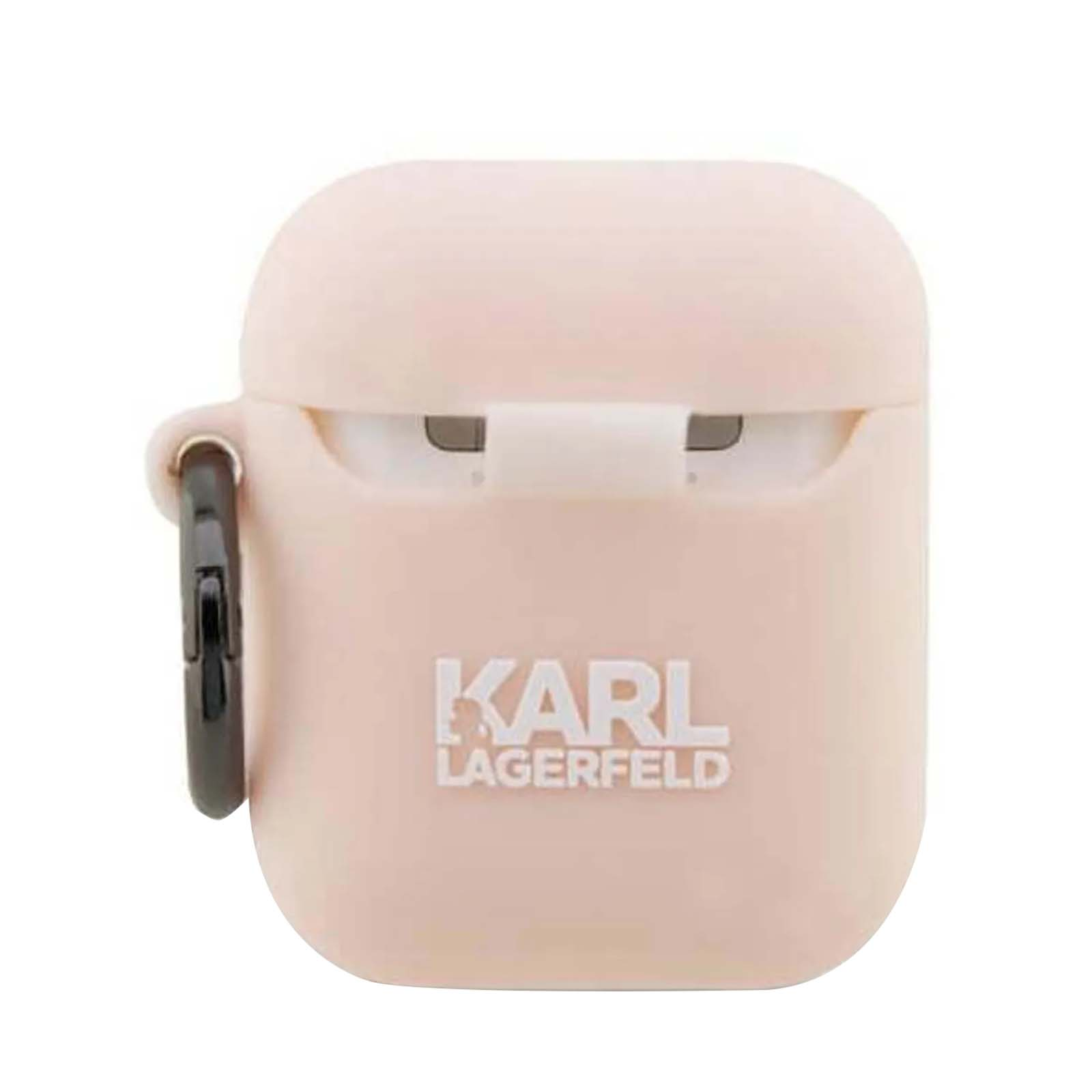 Un estuche rosa para AirPods con un clip de mosquetón negro. El estuche tiene el logotipo de Karl Lagerfeld.