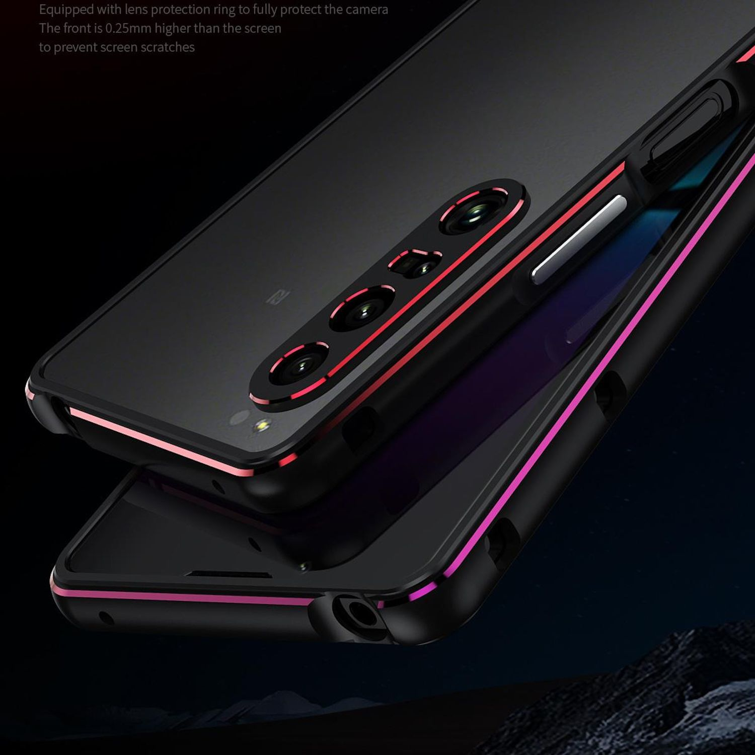 Funda negra para teléfono con detalles rojos y rosas. Anillo de protección de la lente de la cámara. El frente es ligeramente más alto.