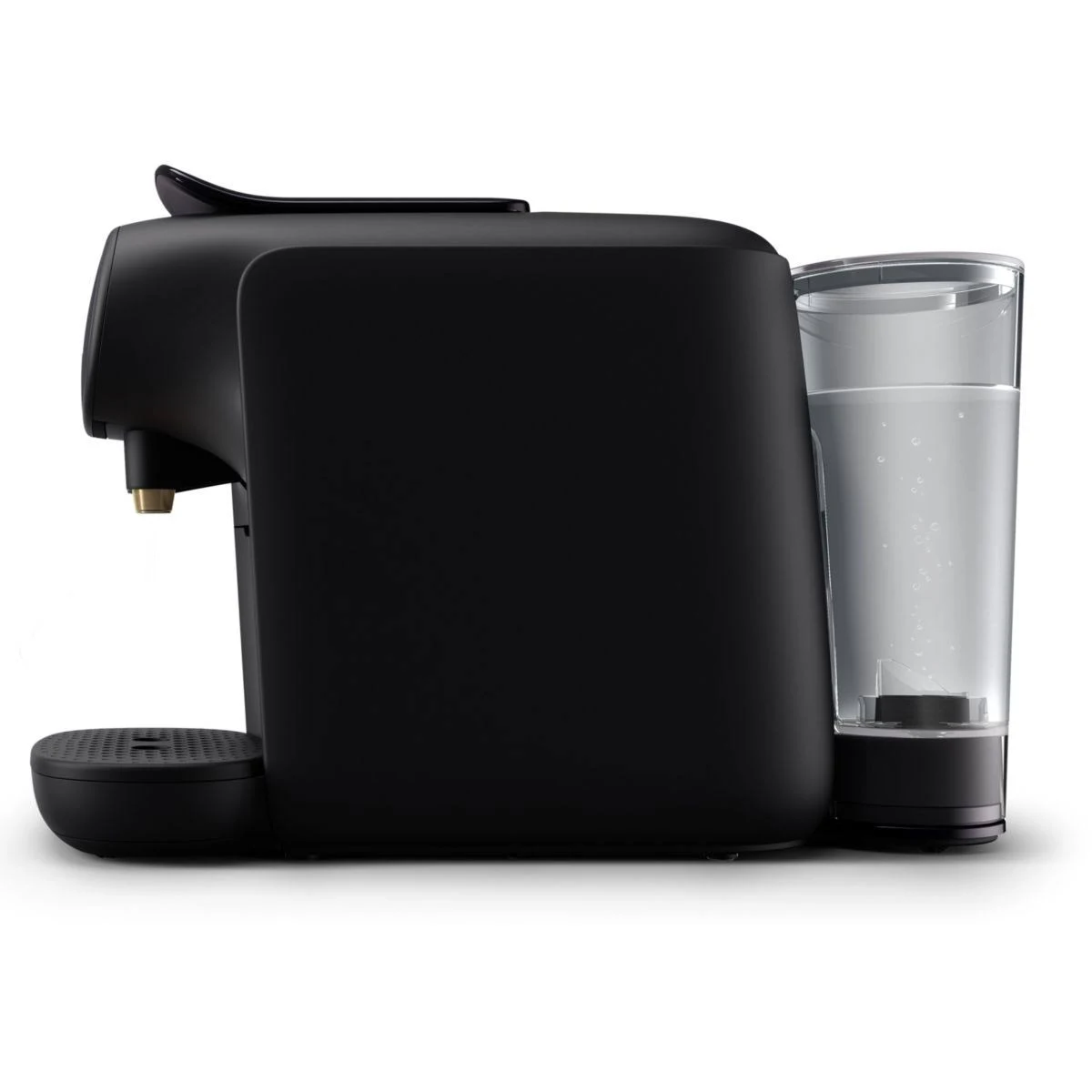 Una cafetera negra con un depósito de agua transparente. Está sobre un fondo blanco. La máquina tiene un diseño moderno.