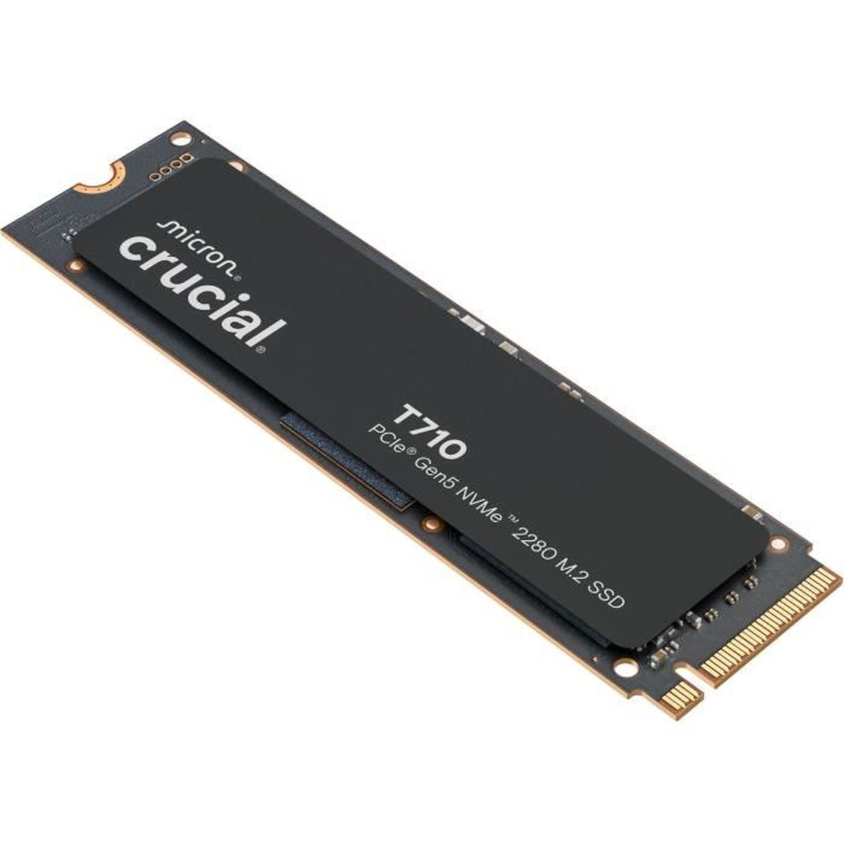 Crucial T710 PCIe Gen5 NVMe 2280 M.2 SSD. Czarna i złota płytka z logo Crucial.