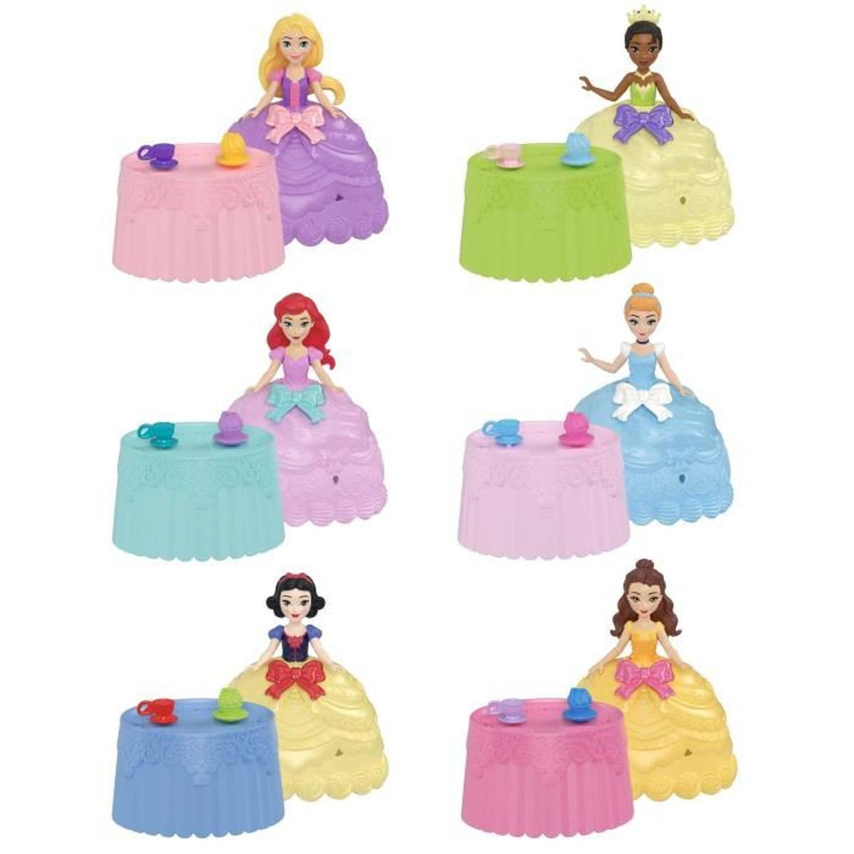 Sechs Prinzessinnenpuppen mit bunten Kleidern und Tischen. Jeder Tisch hat ein Tassenset. Puppen umfassen Schneewittchen, Aschenputtel und Belle.