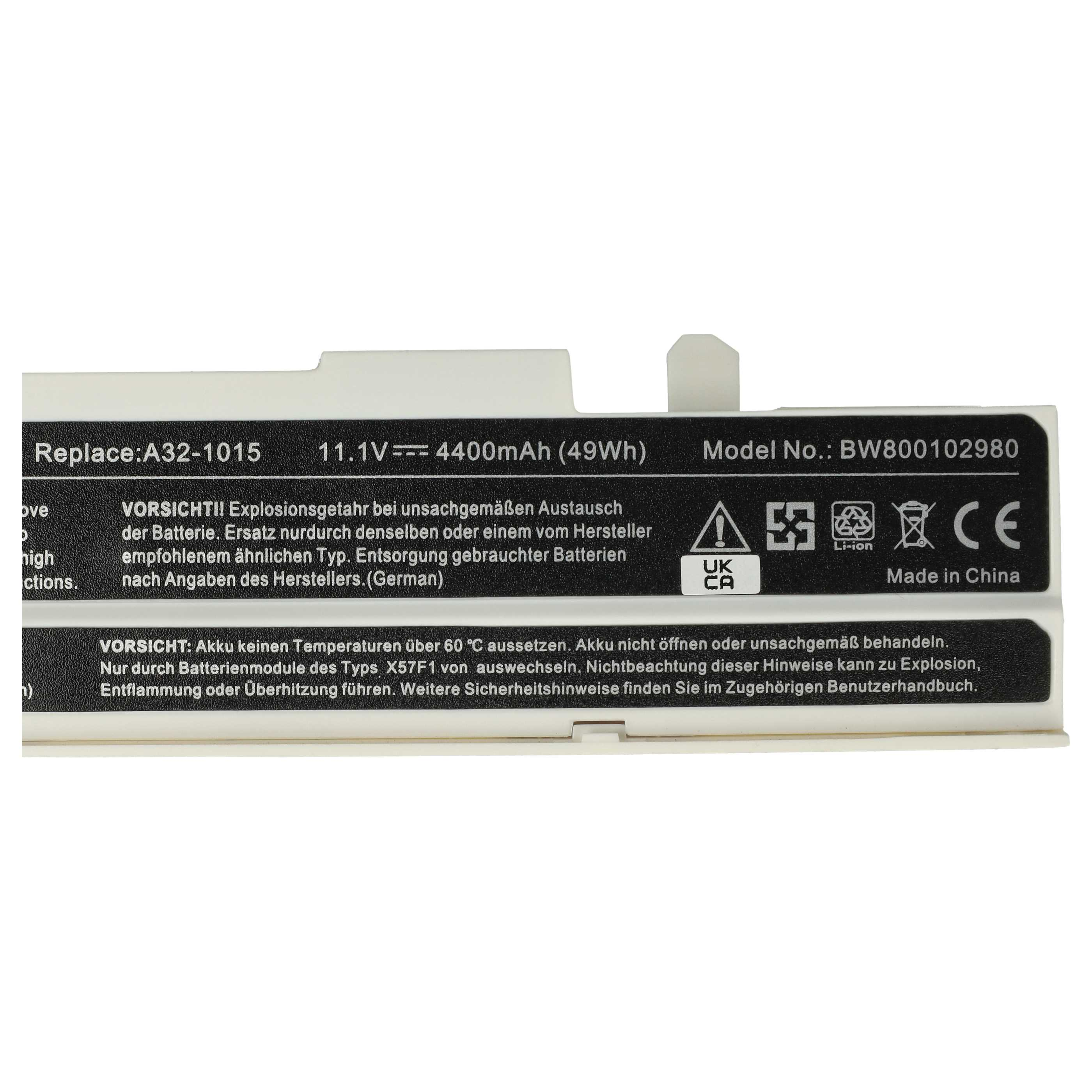 Weißes Etikett mit schwarzem Text. Text enthält: Ersetzen: A32-1015, 11,1 V 4400 mAh, Modellnummer und Sicherheitshinweise.