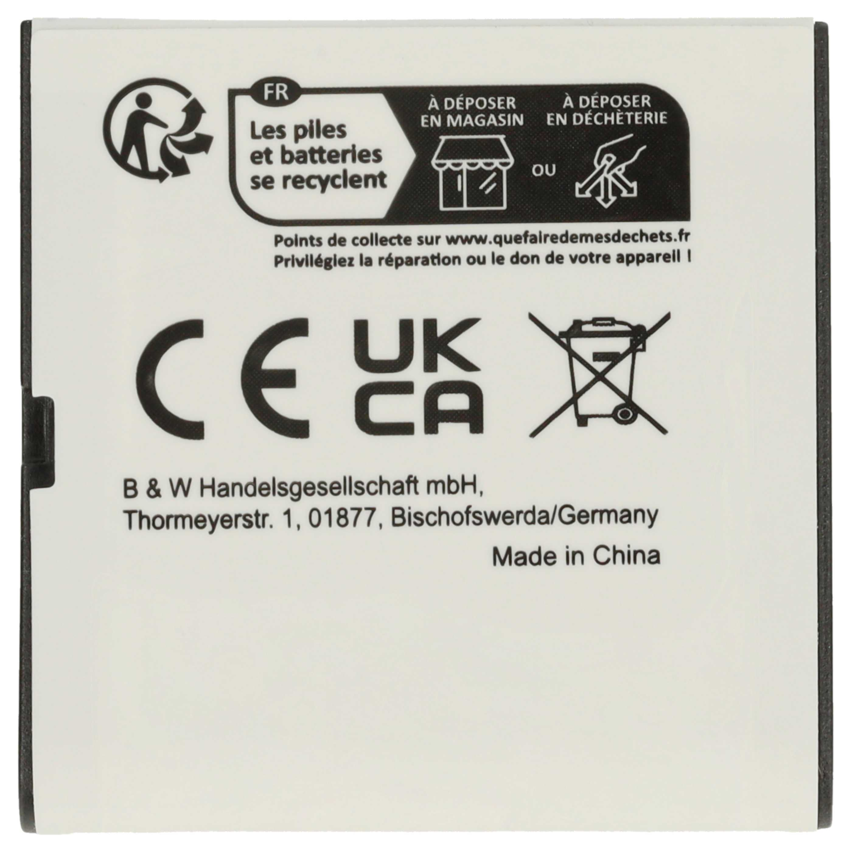 Ein Batterielabel mit Recycling-Symbolen, Text auf Französisch, CE- und UK-CA-Kennzeichen sowie Herstellerinformationen. Hergestellt in China.