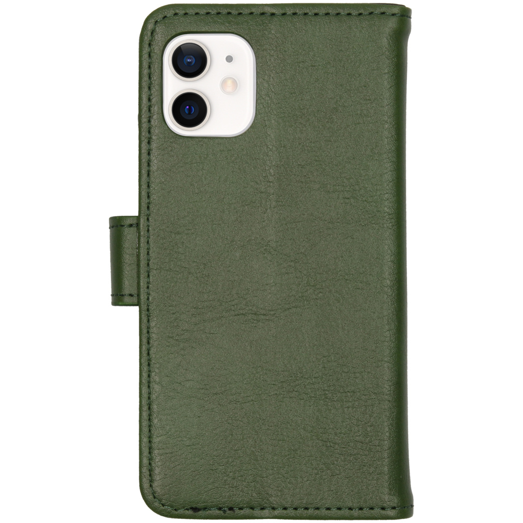 Étui de téléphone en cuir vert avec caméra visible. L'étui a une fermeture magnétique sur le côté. Couleur vert foncé.