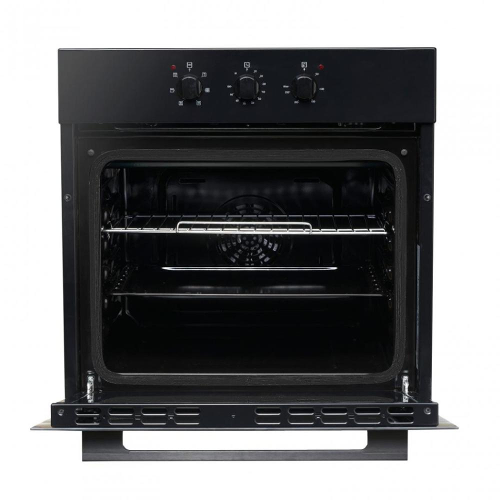 Zwarte oven, open deur. Knoppen en indicatoren aan de bovenkant. Binnenin zijn twee roosters en een onderste lade zichtbaar.