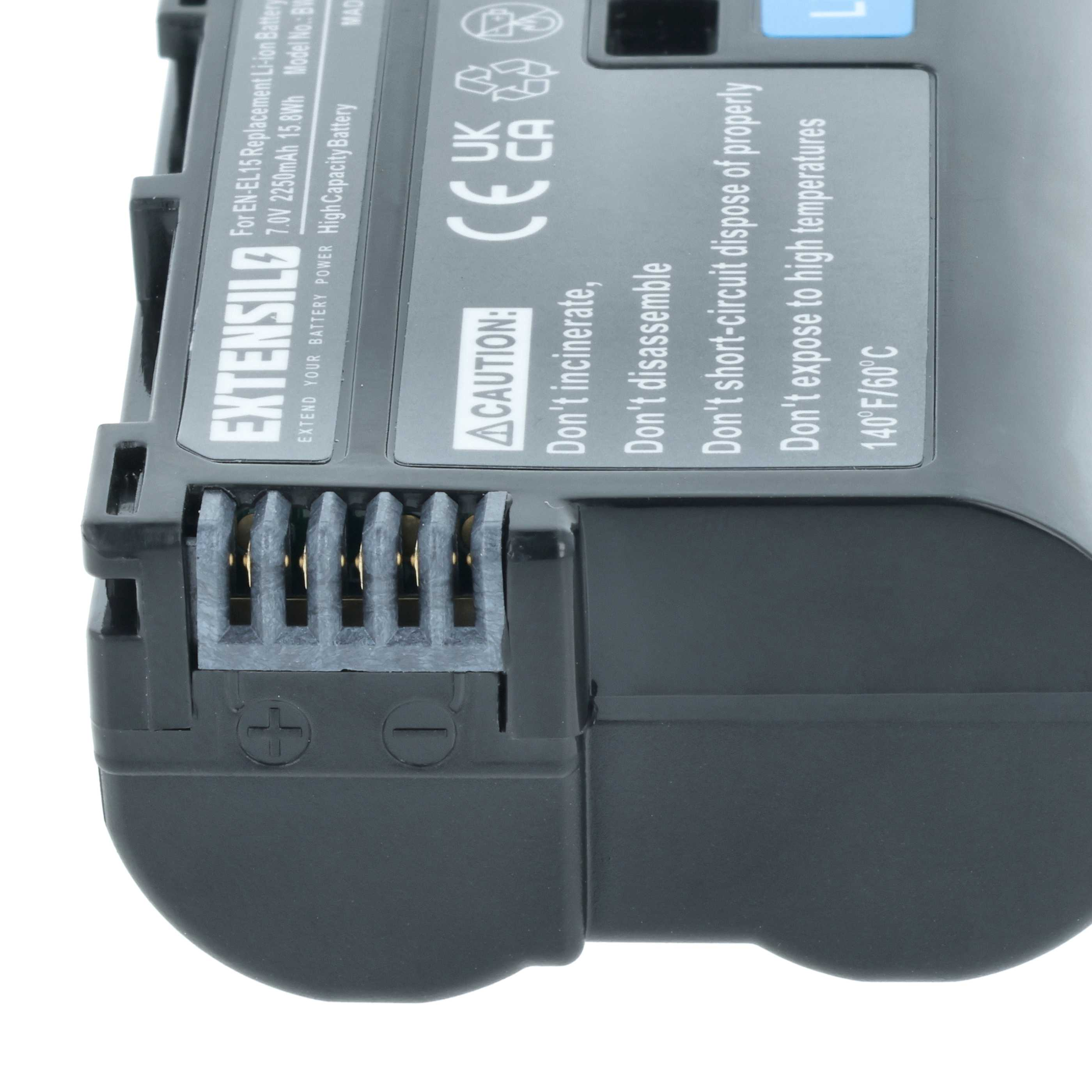 Ein schwarzer Akku mit Warnhinweisen, Text enthält 'EXTENSIL', 'CAUTION' und technische Daten.