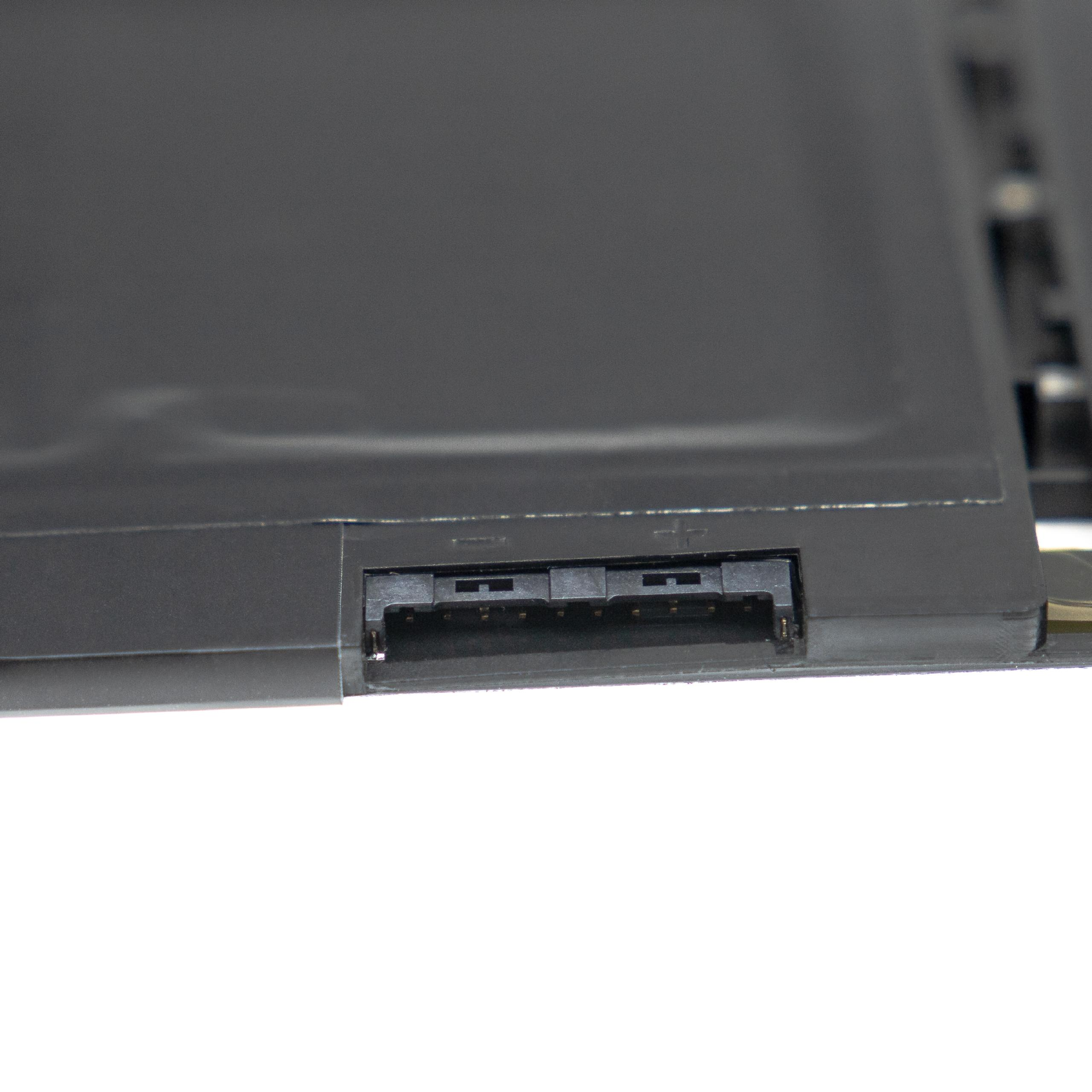 Nahaufnahme einer dunkelgrauen elektronischen Komponente mit Stecker. Weißer Hintergrund. Die Komponente ist fokussiert.