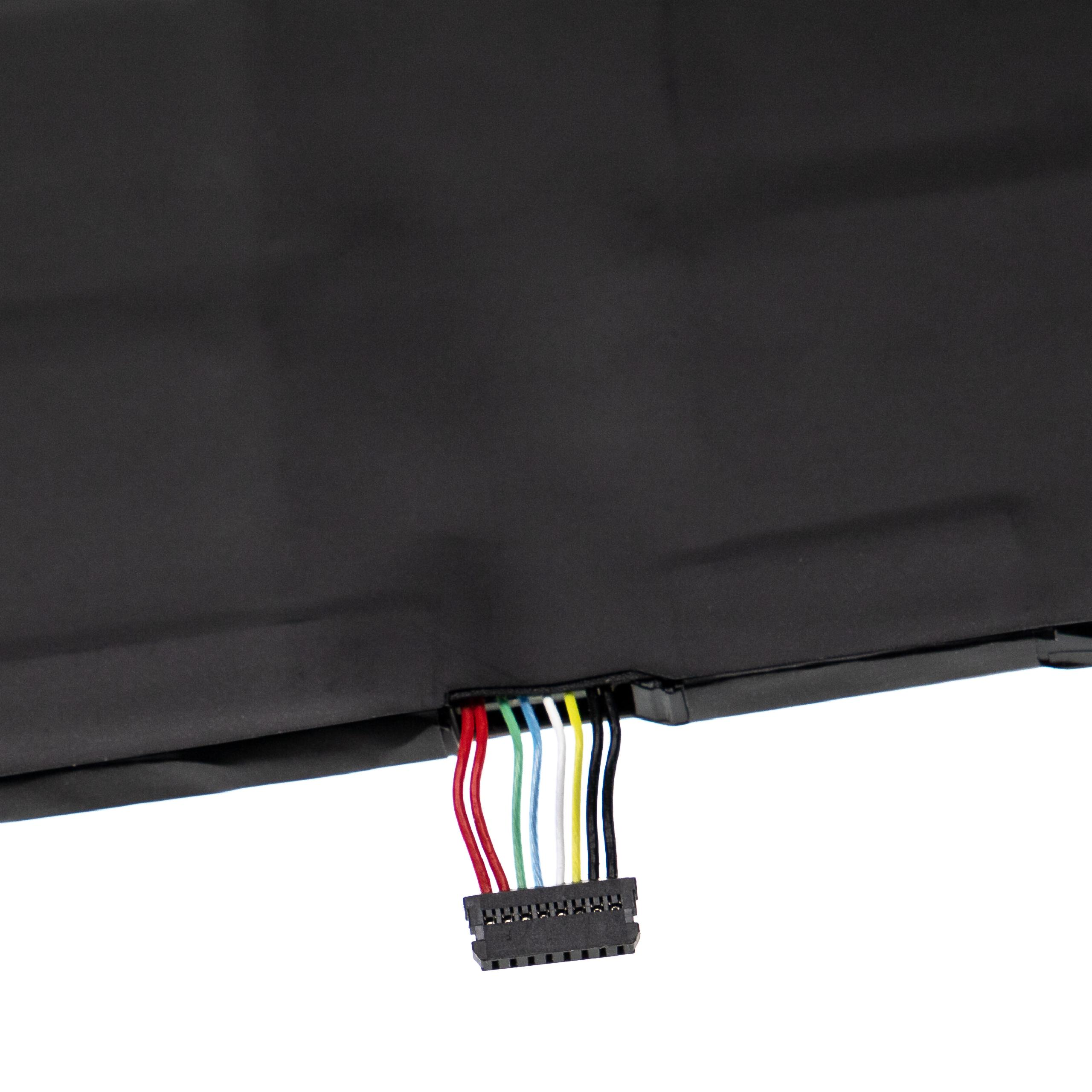 Ein schwarzes Akkupack mit Stecker. Farbige Drähte gehen aus dem Pack hervor und verbinden sich mit dem Stecker.
