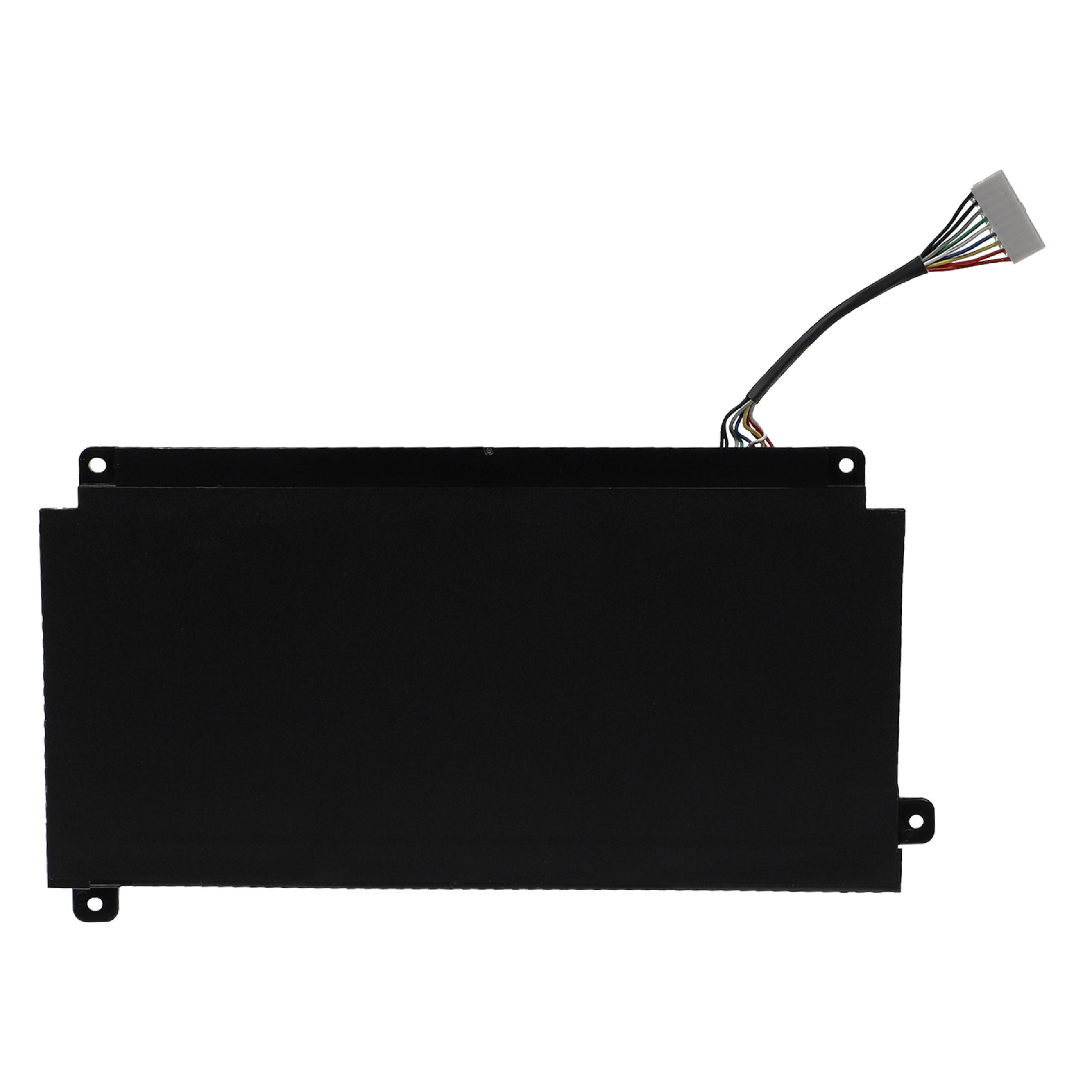 Ein schwarzer rechteckiger Akku mit Draht und Stecker. Der Hintergrund ist weiß.
