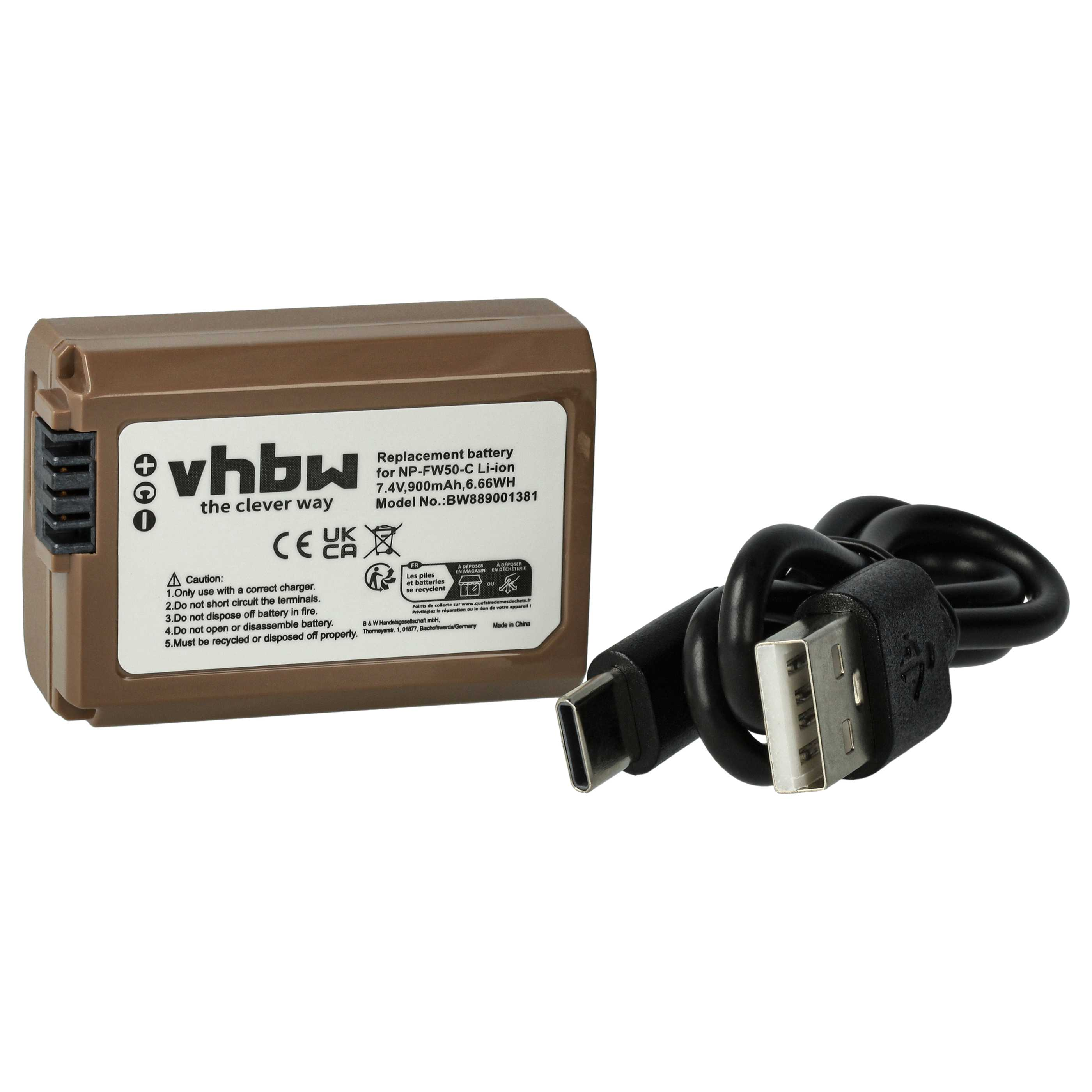 Ein brauner Akku mit schwarzem USB-Kabel. Der Akku hat Text und einen USB-A- und USB-C-Anschluss.