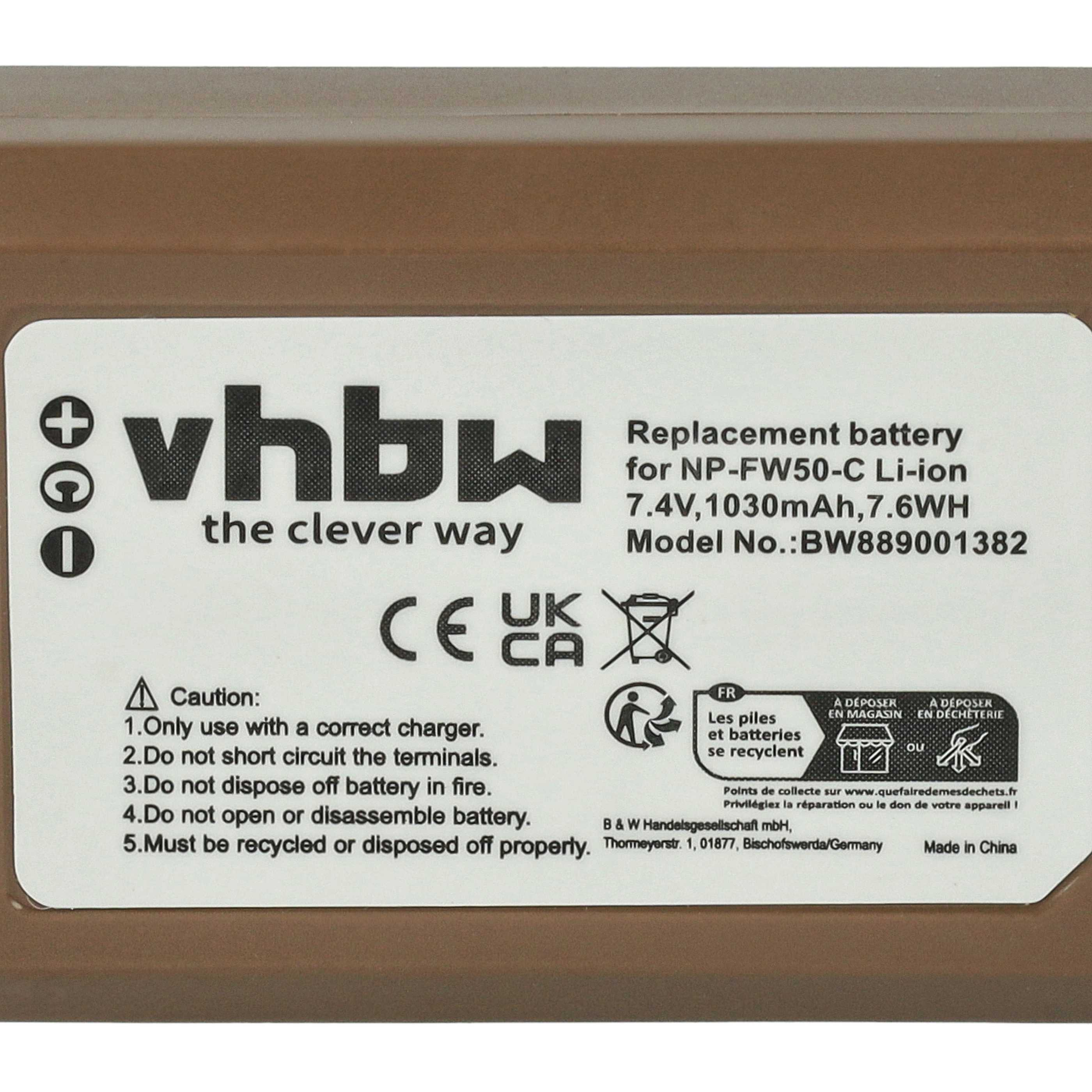 Ein Batterieetikett mit Text und Symbolen. Es enthält Warnhinweise, Recycling-Symbole und die Marke 'vhbw'.