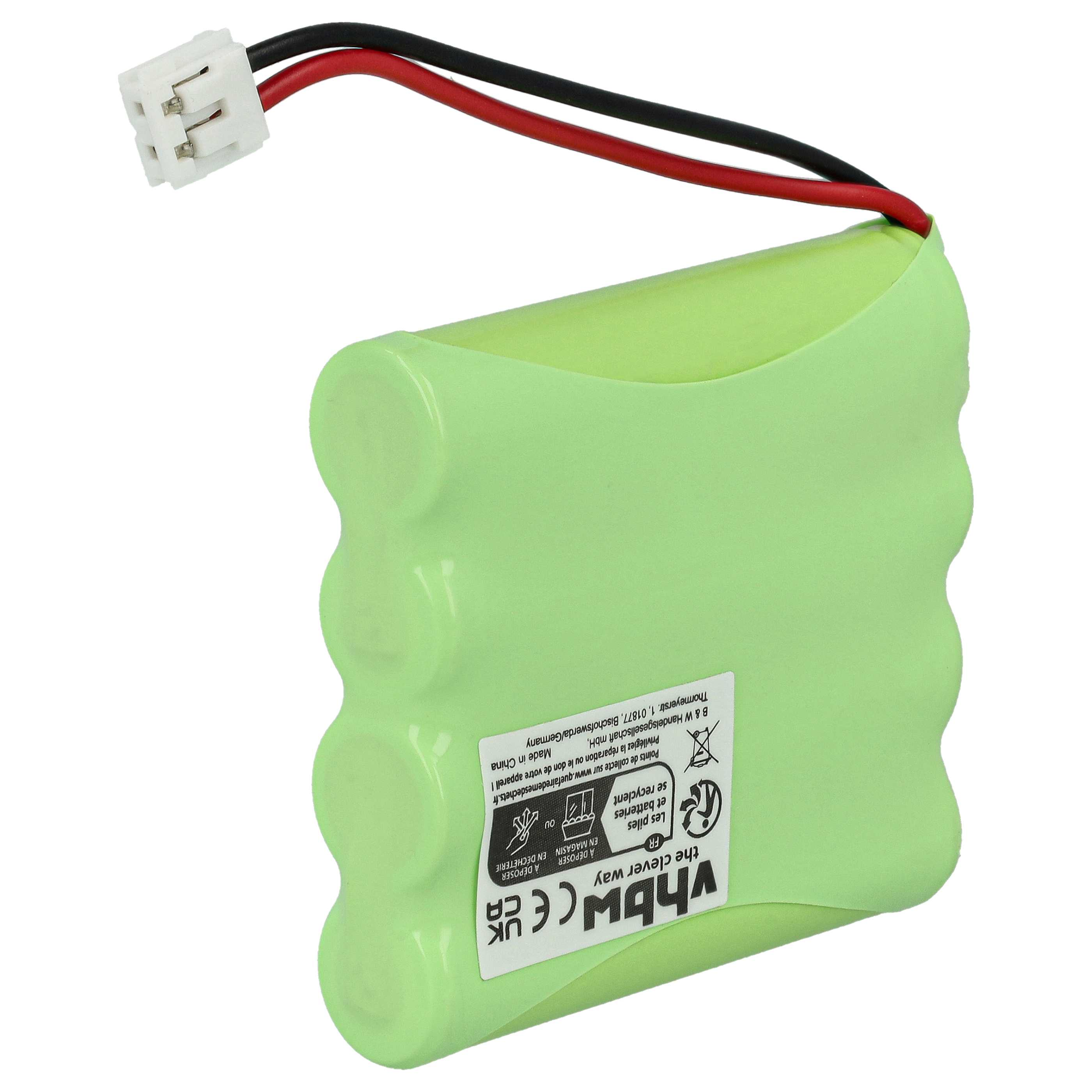 Ein grüner Akku mit weißem Stecker und schwarzen und roten Drähten. Es hat ein Etikett mit Text und Recyclingsymbolen.