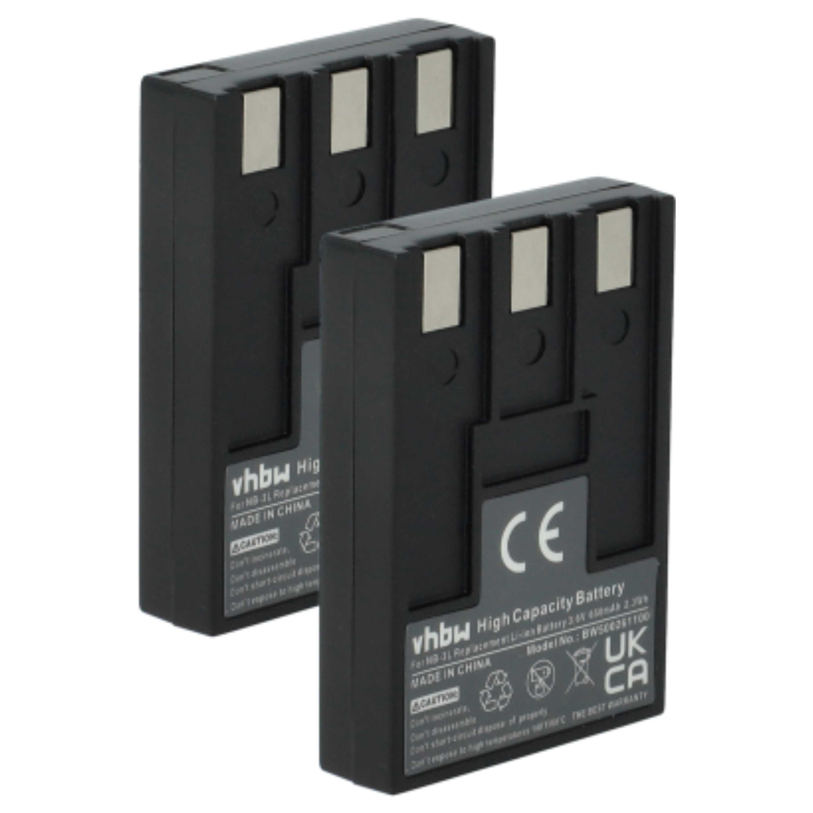 Zwei schwarze Batterien mit weißen Etiketten und silbernen Kontakten. Eine hat ein CE-Zeichen.