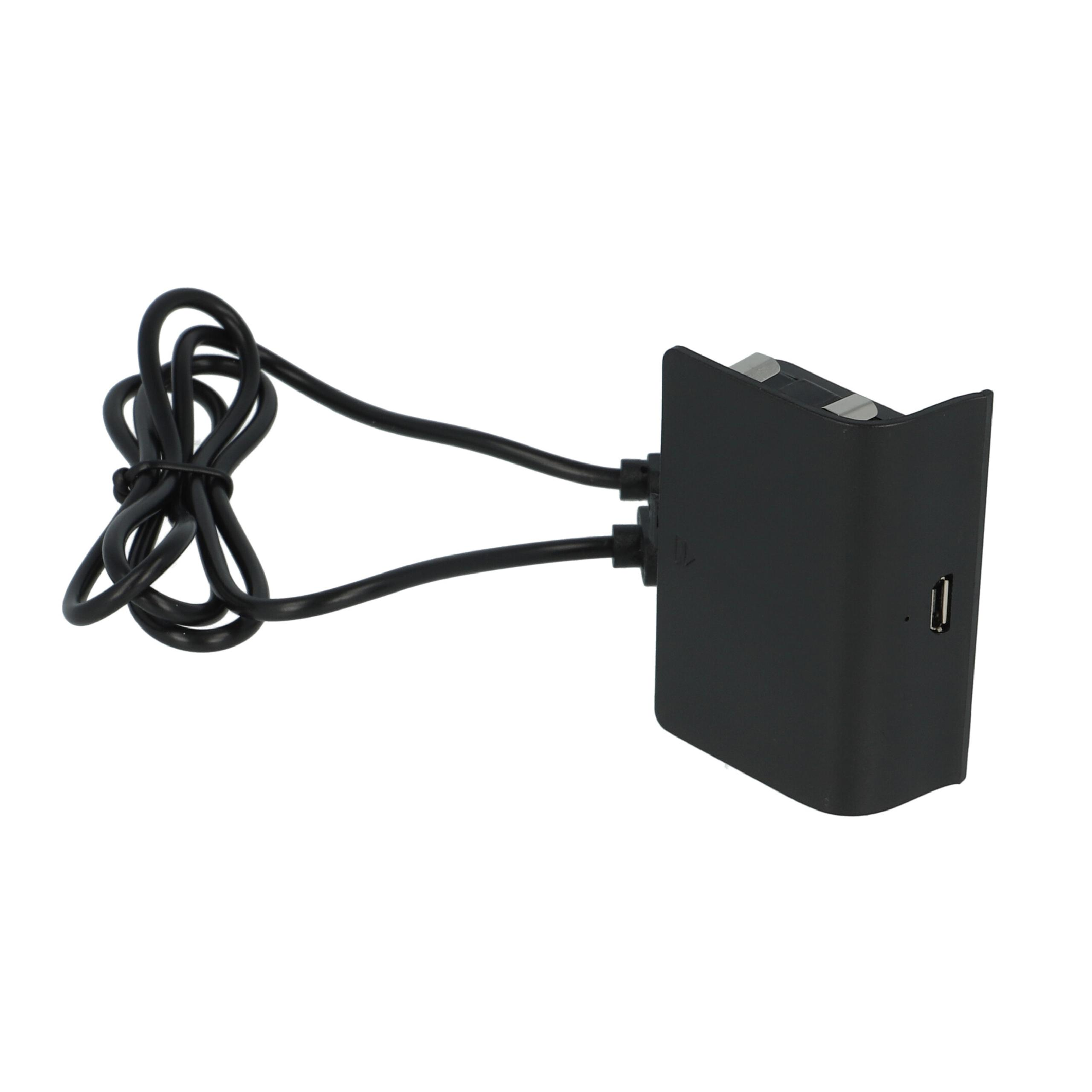 Eine schwarze Steckdose mit USB-Anschluss, verbunden mit einem verknoteten schwarzen Kabel. Weißer Hintergrund.