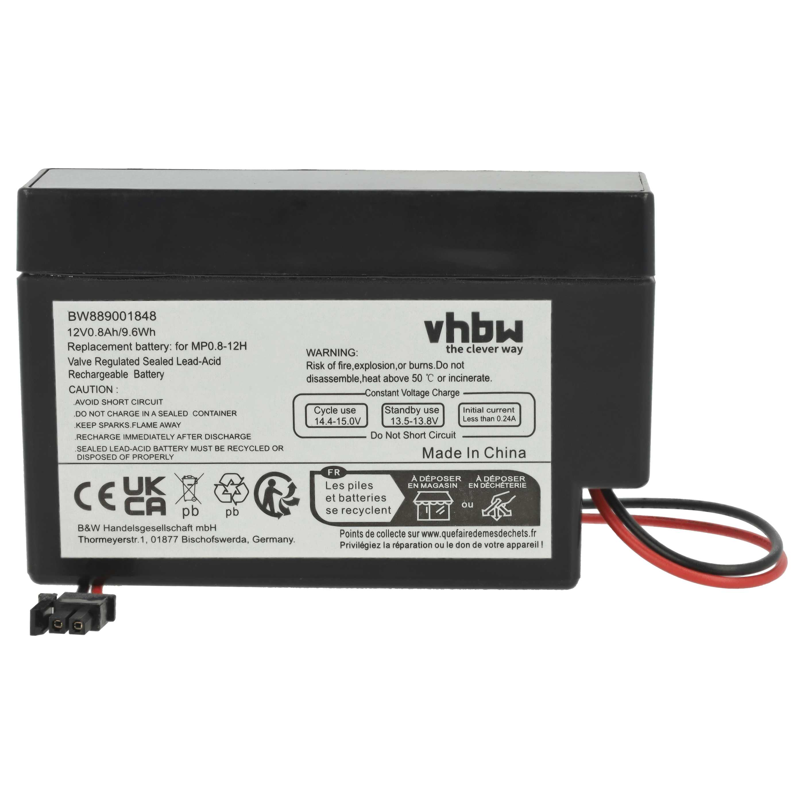 Ein schwarzer rechteckiger Akku mit weißem Text und einem rot-schwarzen Draht auf weißem Hintergrund. Die Batterie ist beschriftet.