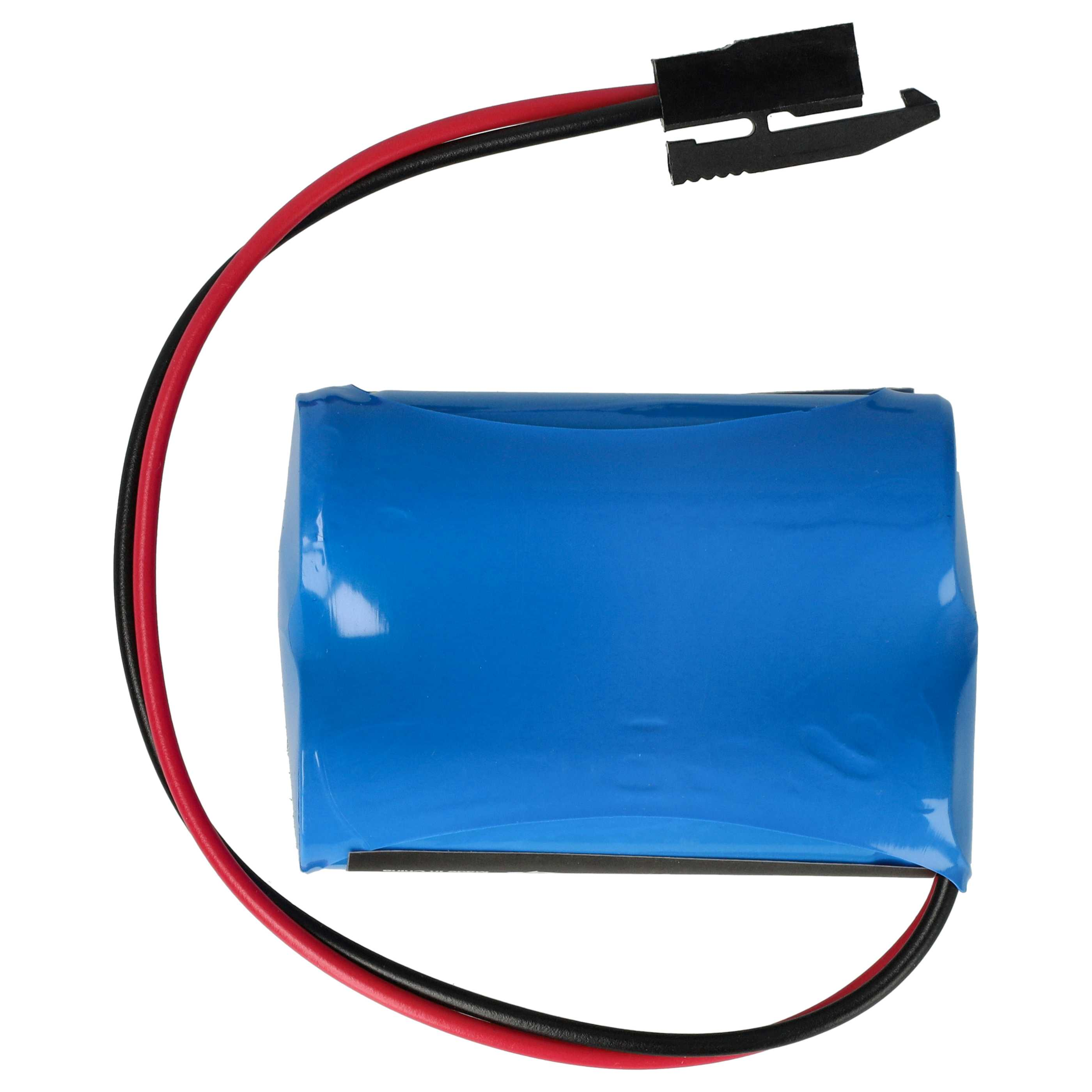 Ein blauer Akku mit roten und schwarzen Drähten, die an einem schwarzen Stecker befestigt sind, vor weißem Hintergrund.